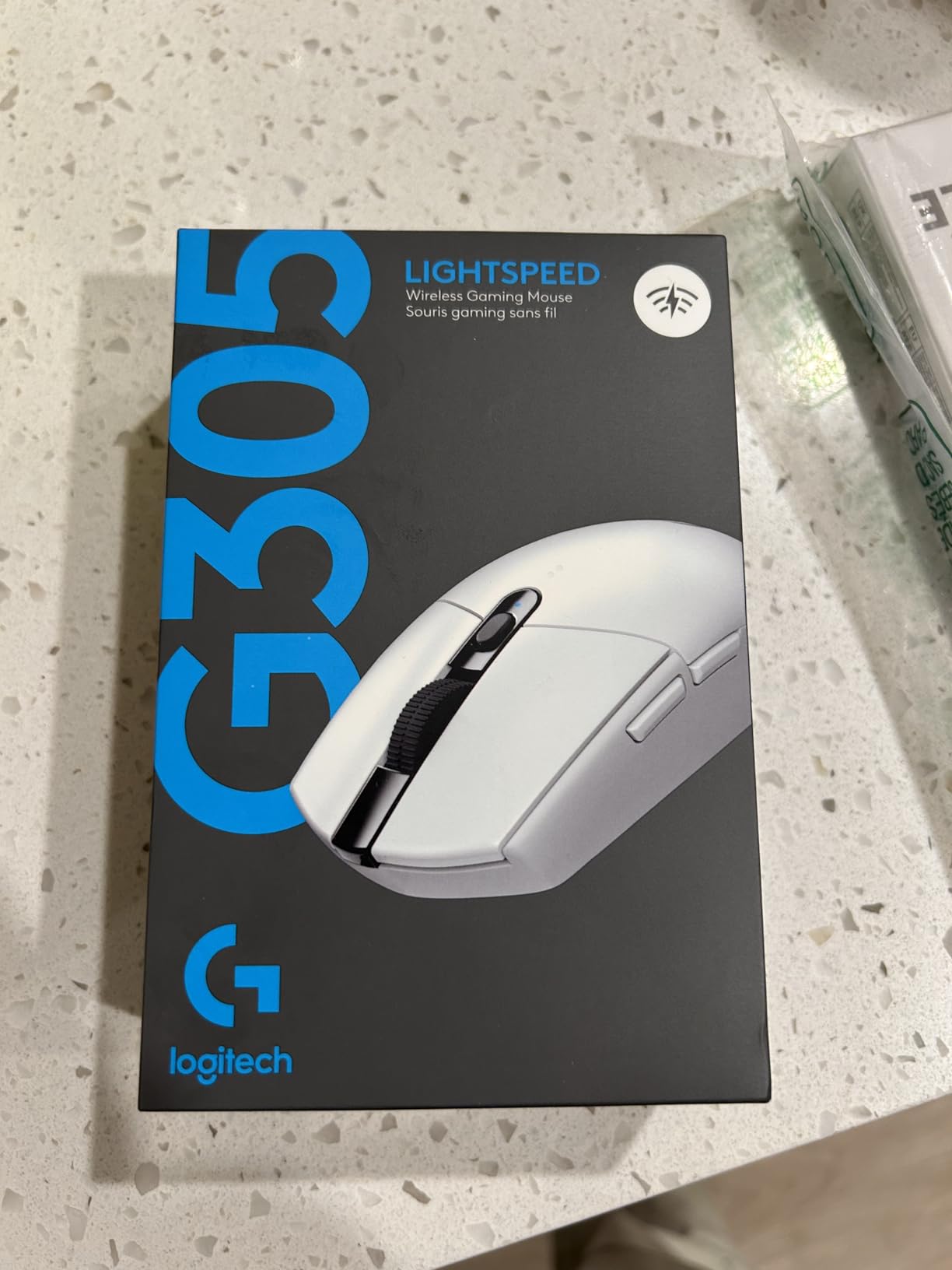 Logitech G305 Lightspeed Wireless Gaming Mouse, Hero Sensor, 12,000 DPI, Lightweight, 6 Programmable Buttons, 250h Battery, On-Board Memory, Compatible with PC, Mac - Black customer photo 2