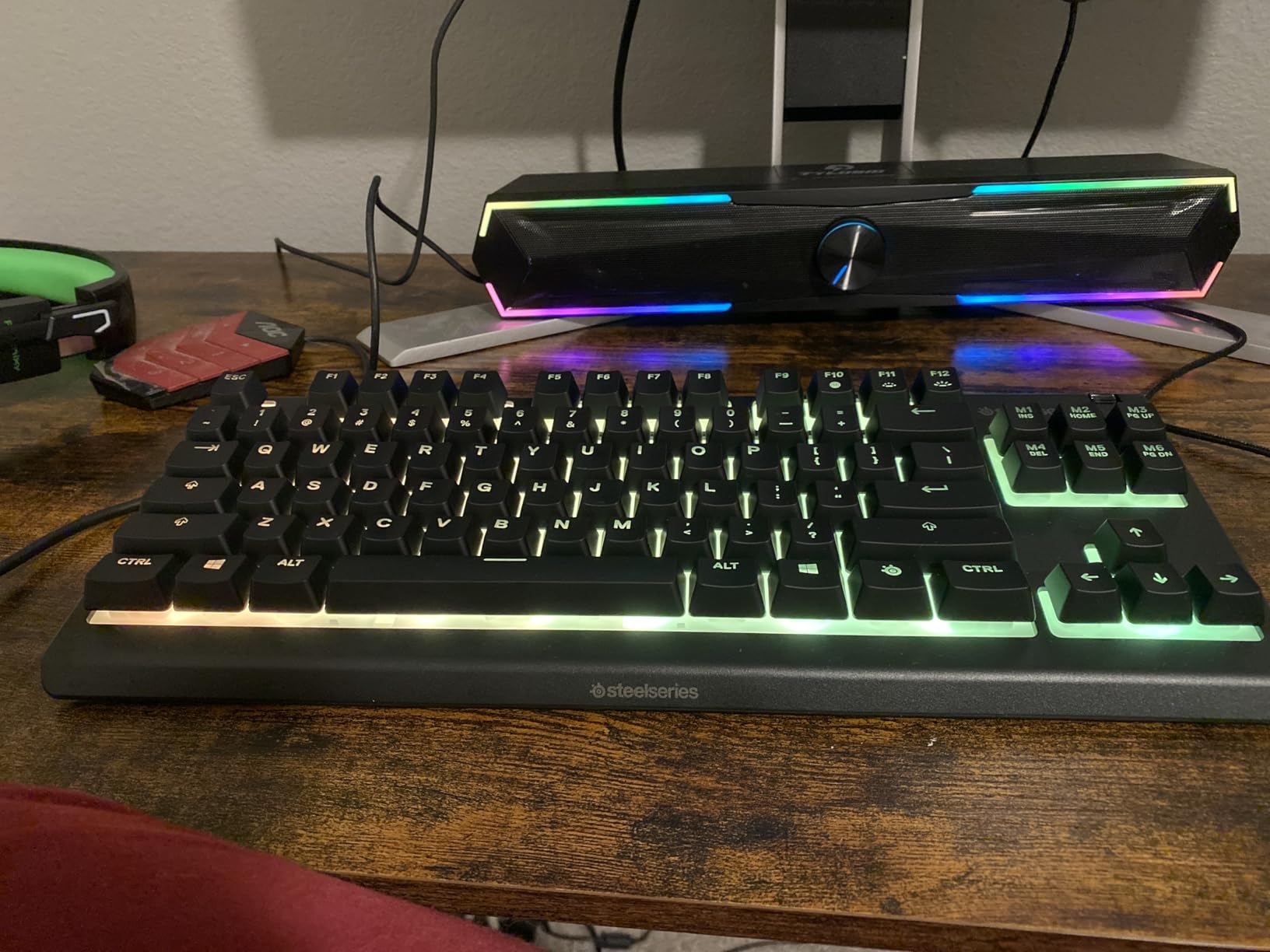SteelSeries Apex 3 RGB Gaming Keyboard – 10-Zone RGB Illumination – IP32 Water Resistant – Premium Magnetic Wrist Rest (Whisper Quiet Gaming Switch) - Customer Photo 4