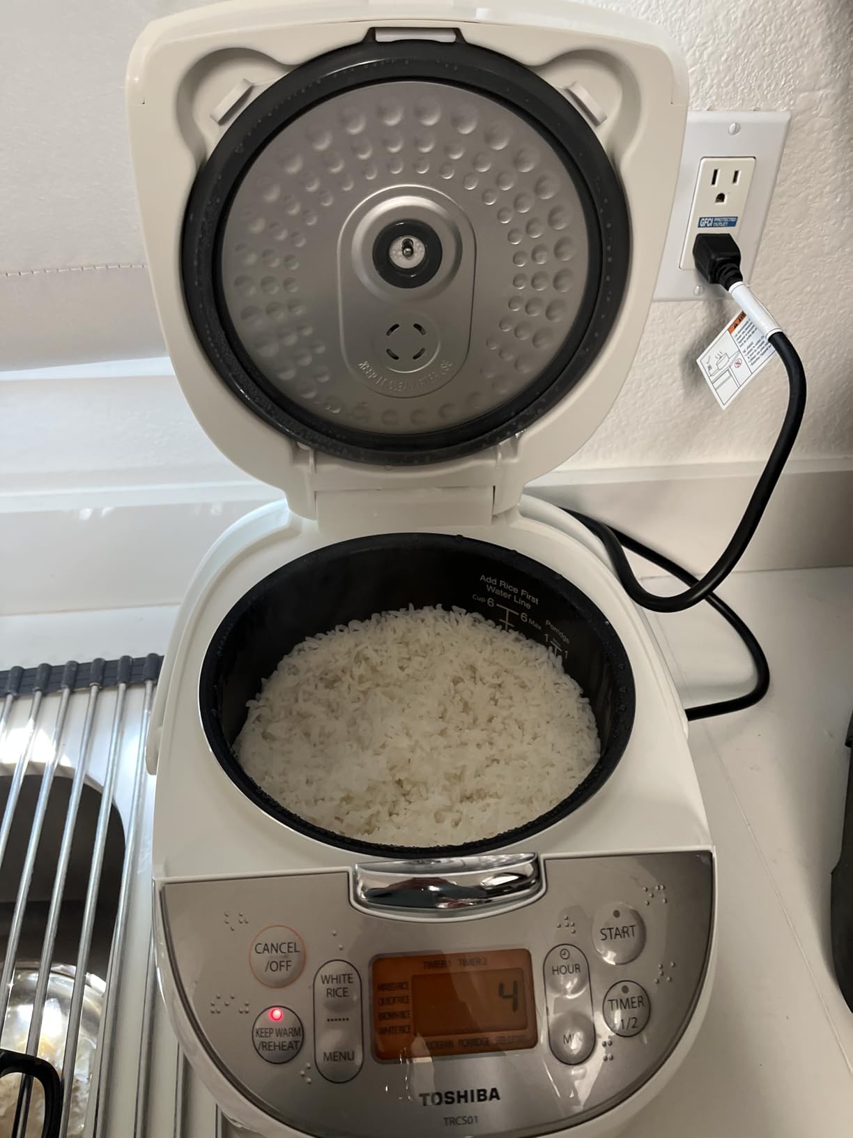 TOSHIBA Rice Cooker 6 Cup Uncooked - Japanese Rice Cooker with Fuzzy Logic Technology, 7 Cooking Functions, Digital Display, 2 Delay Timers and Auto Keep Warm, Non-Stick Inner Pot, White customer photo 2