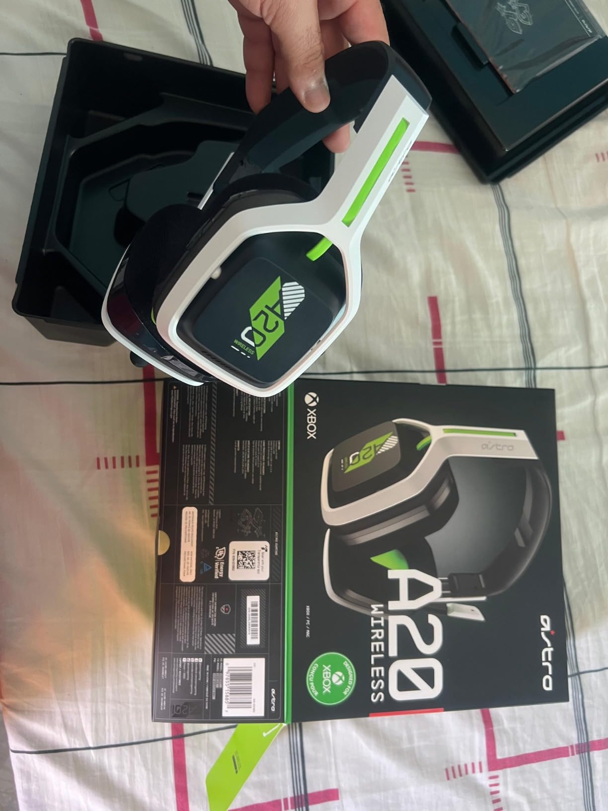 ASTRO Gaming A20 Wireless Headset Gen 2 for PlayStation 5/4, PC & Mac - White/Blue, Wireless Gaming Headset with Microphone - Customer Photo 5