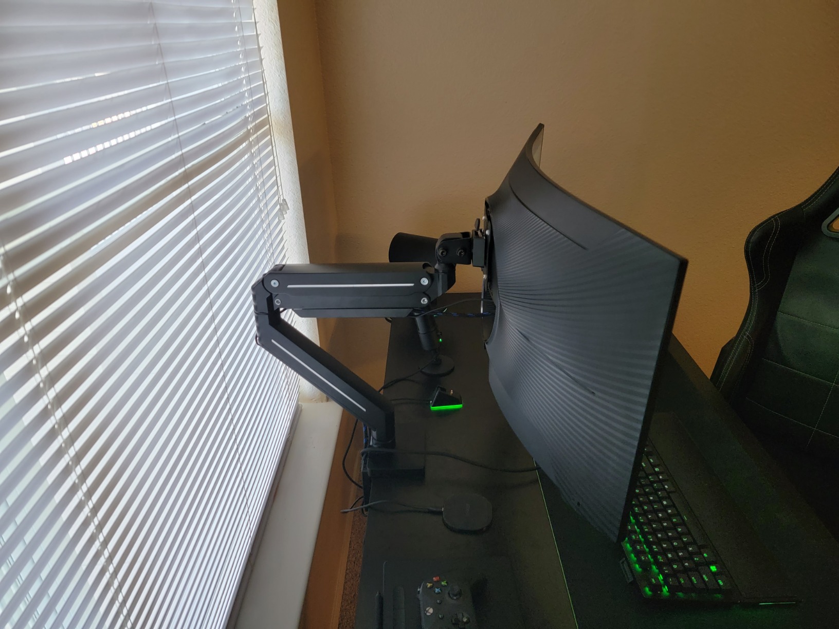 SAMSUNG 34' Odyssey G5 Ultra-Wide Gaming Monitor with 1000R Curved Screen, 165Hz, 1ms, FreeSync Premium, Large Display, Eye Comfort, Multiple Ports, WQHD, LC34G55TWWNXZA, Black Customer Review SAMSUNG 34' Odyssey G5 Ultra-Wide Gaming Monitor with 1000R Curved Screen, 165Hz, 1ms, FreeSync Premium, Large Display, Eye Comfort, Multiple Ports, WQHD, LC34G55TWWNXZA, Black - Customer Photo 2