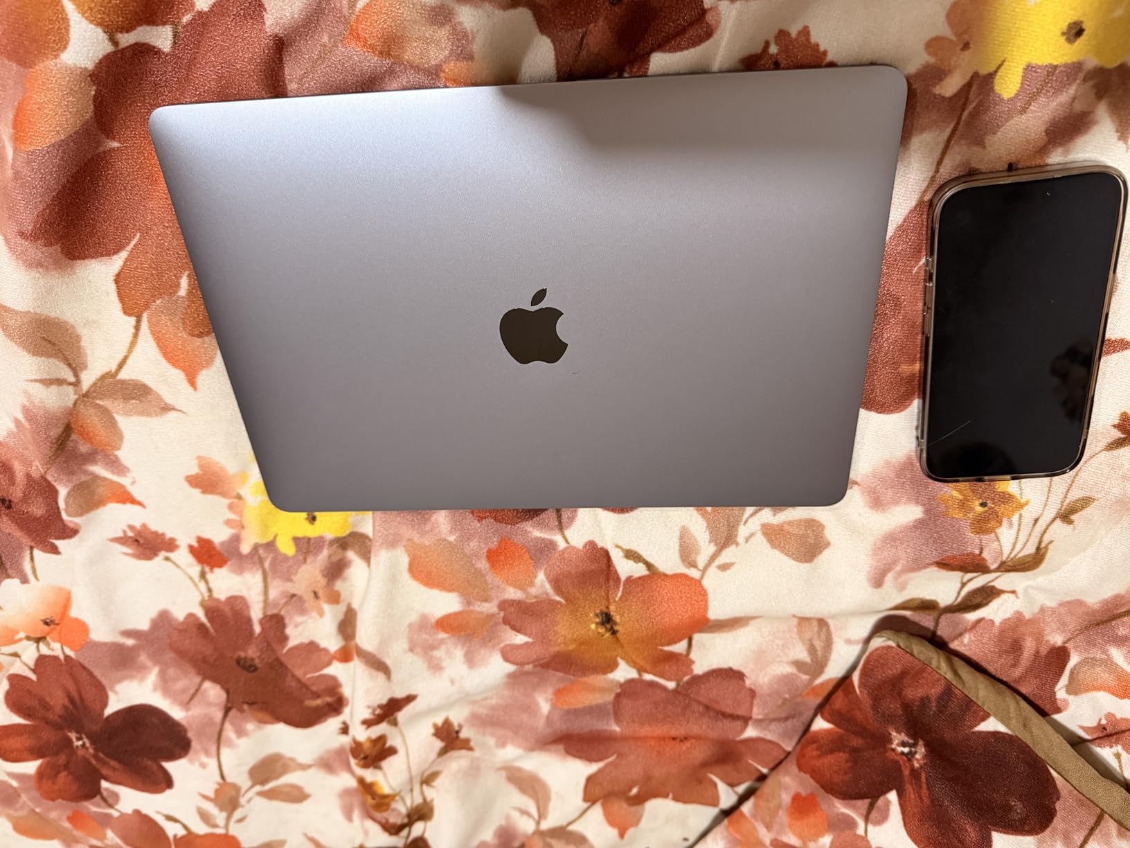 Apple MacBook Air Late 2020 with Apple M1 Chip (13.3 inch, 8GB RAM, 256GB SSD) Space Gray (Renewed) - Customer Photo 2