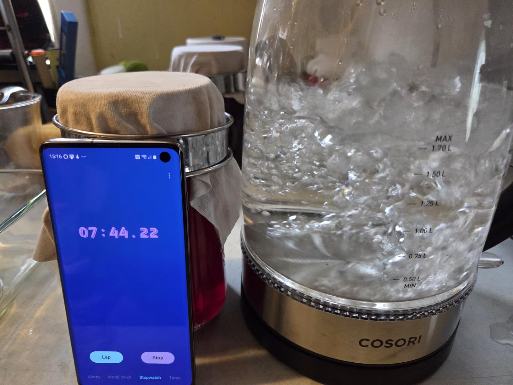Cosori Electric Kettle, No Plastic Filter & Spout, 1.8Qt Tea Kettle & Hot Water Boiler For Coffee & Tea, Water Heater & Teapot, Automatic Shut Off, Borosilicate glass, Black, 1500W - Customer Photo 4