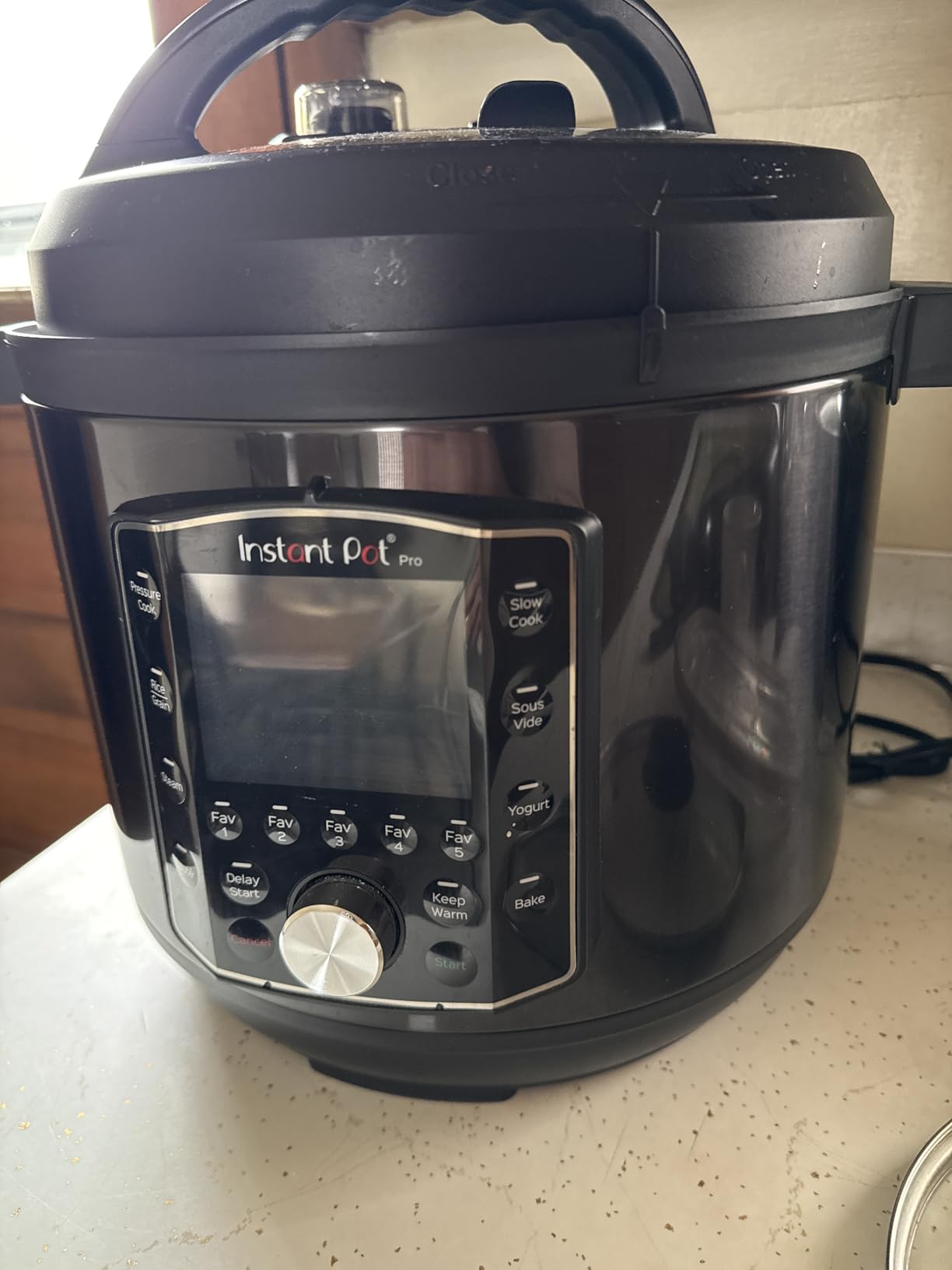 Instant Pot Pro 10-in-1 Pressure Cooker, Slow Cooker, Rice/Grain Cooker, Steamer, Sauté, Sous Vide, Yogurt Maker, Sterilizer, and Warmer, Includes App With Over 800 Recipes, Black, 6 Quart customer photo 2