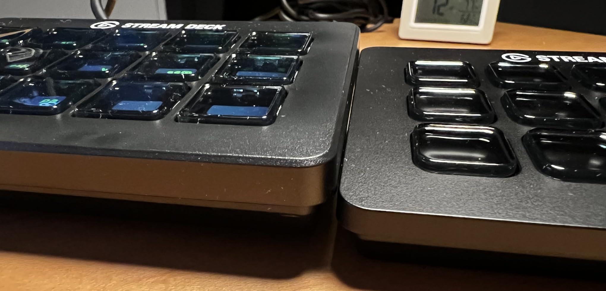 Elgato Stream Deck MK.2 – Studio Controller, 15 macro keys, trigger actions in apps and software like OBS, Twitch, YouTube and more, works with Mac and PC - Customer Photo 1