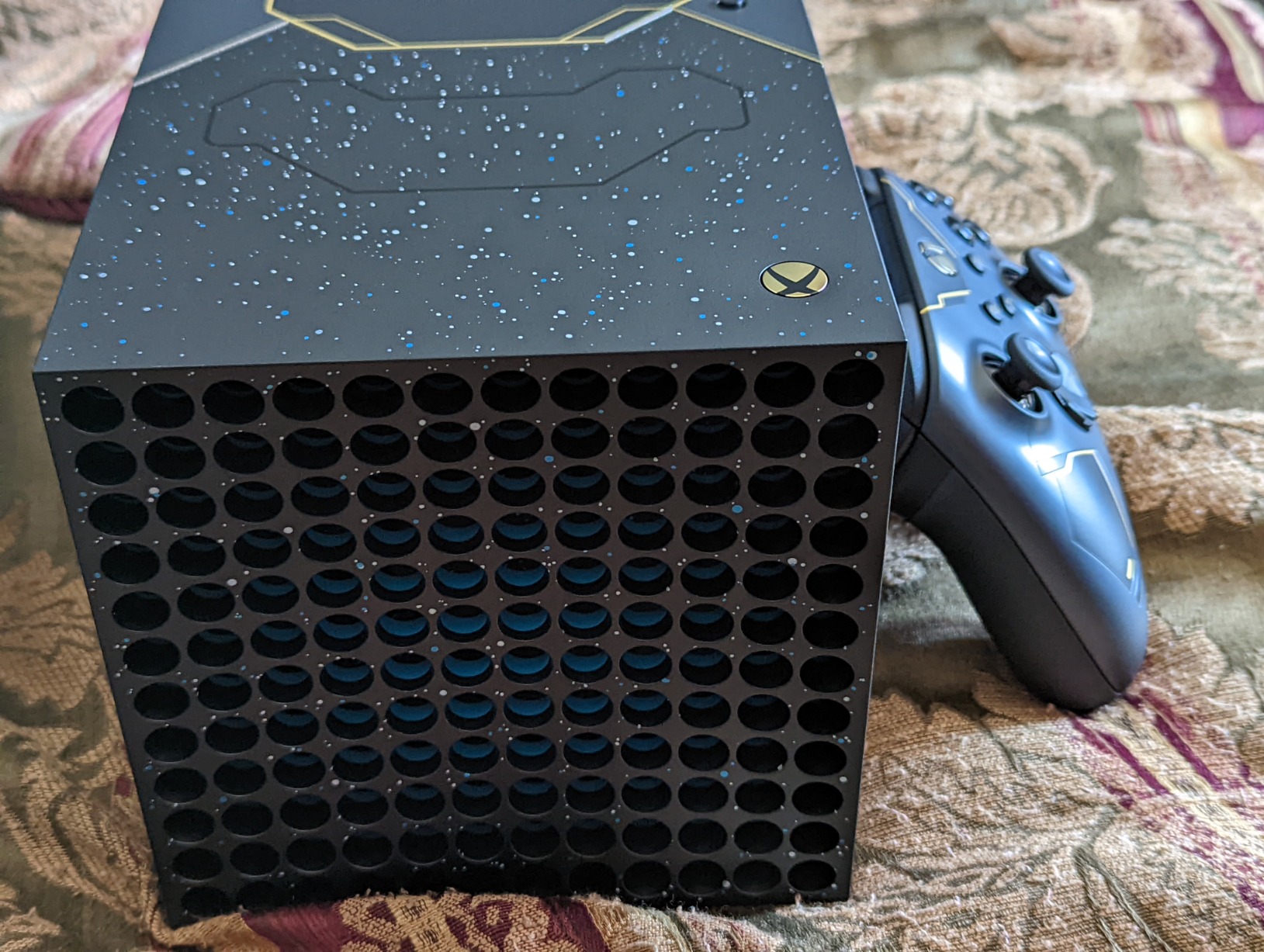 Xbox Series X – Halo Infinite Limited Edition Console Bundle - Customer Photo 1