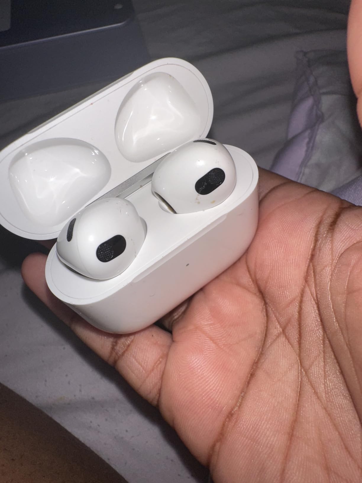 Apple AirPods (3rd Generation) (Renewed) - Customer Photo 1