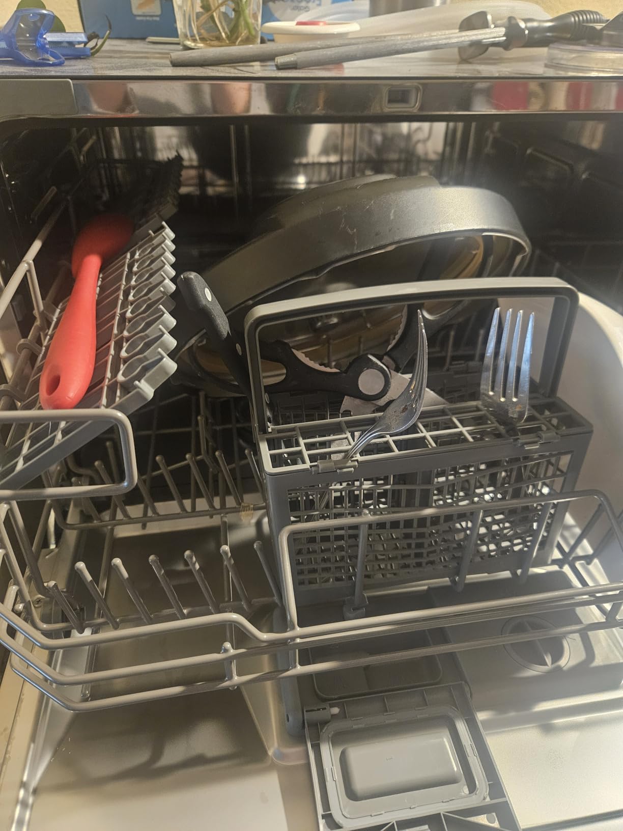 COMFEE' Countertop Dishwasher, Energy Star Portable Dishwasher, 6 Place Settings & 8 Washing Programs, Speed, Baby-Care, ECO& Glass, Dish Washer for Dorm, RV& Apartment, Black customer photo 2