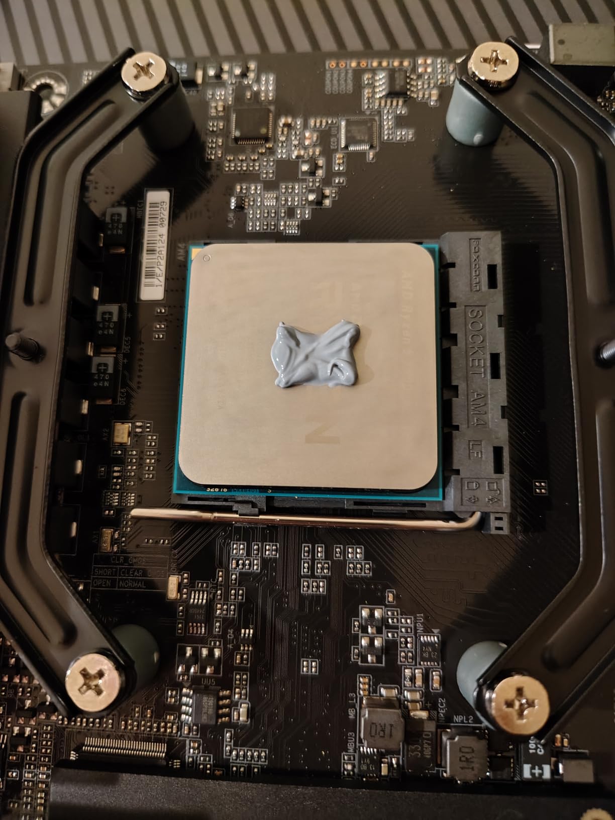 AMD Ryzen 5 5500 6-Core, 12-Thread Unlocked Desktop Processor with Wraith Stealth Cooler Customer Review AMD Ryzen 5 5500 6-Core, 12-Thread Unlocked Desktop Processor with Wraith Stealth Cooler - Customer Photo 2