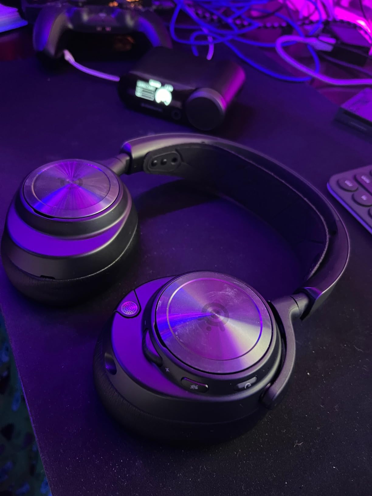 SteelSeries Arctis Nova Pro Wireless Multi-System Gaming Headset - Premium Hi-Fi Drivers - Active Noise Cancellation - Infinity Power System - Stealth Retractable Mic - PC, PS5/PS4, Switch, Mobile - Customer Photo 2