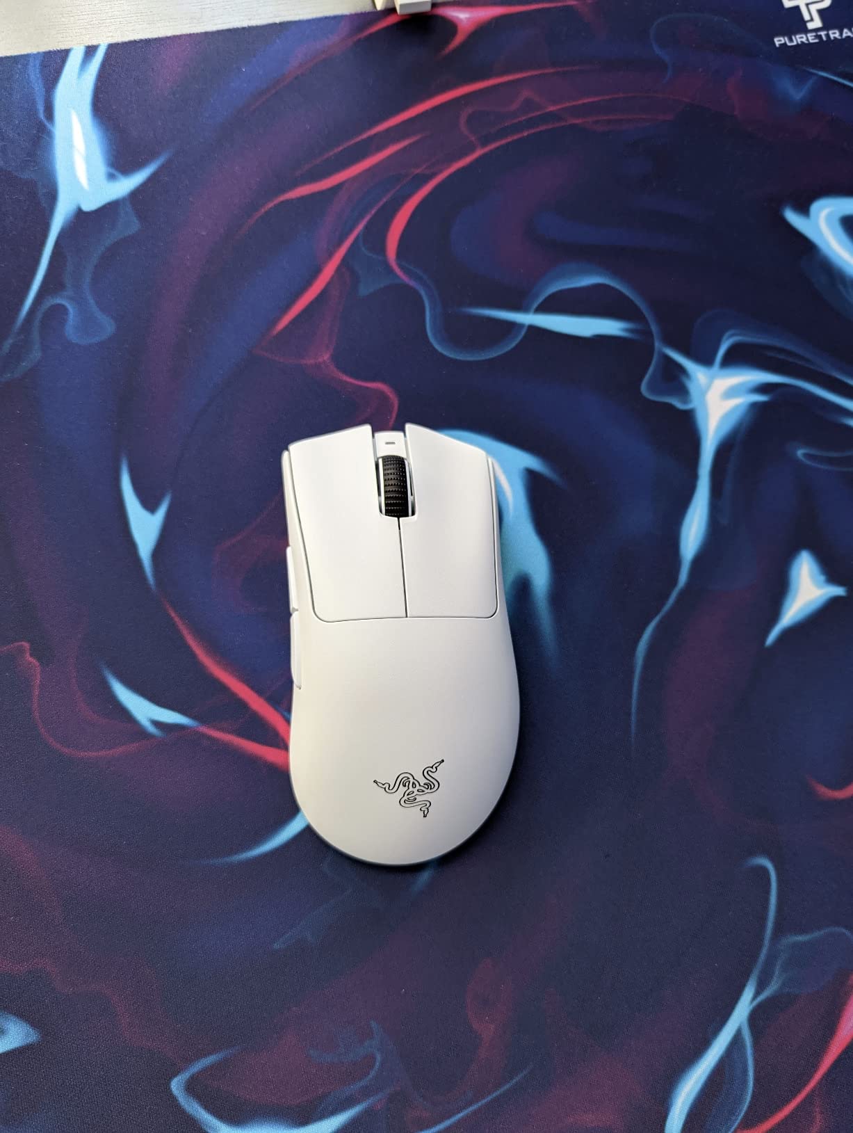 Razer DeathAdder V3 Pro Gaming Mouse: 63g Ultra Lightweight - Focus Pro 30K Optical Sensor - Fast Optical Switches Gen-3 - HyperSpeed Wireless - 5 Programmable Buttons - 90 Hr Battery - Black - Customer Photo 2