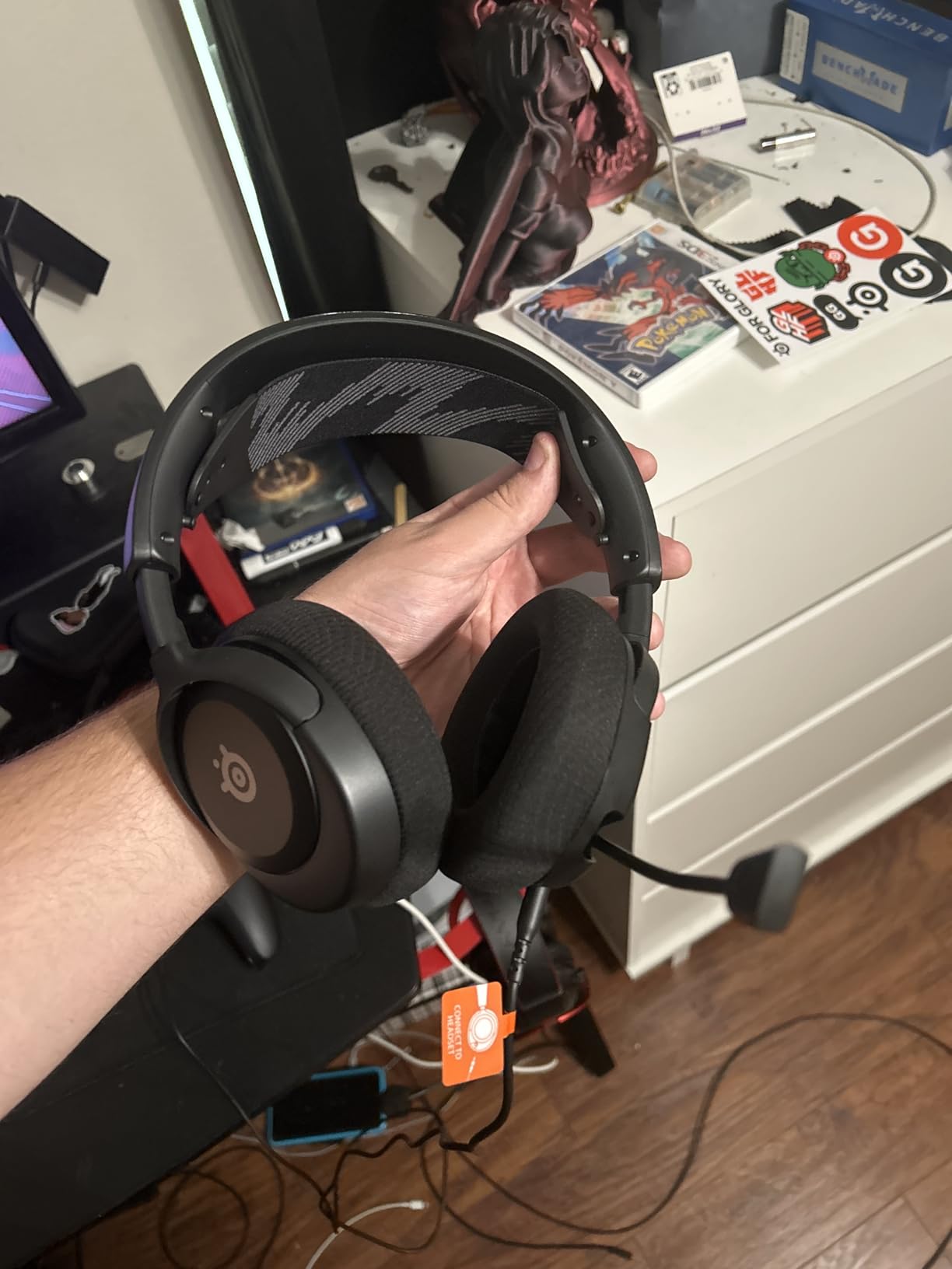SteelSeries Arctis Nova 1 Multi-System Gaming Headset — Hi-Fi Drivers — 360° Spatial Audio — Comfort Design — Durable — Ultra Lightweight — Noise-Cancelling Mic — PC, PS5/PS4, Switch, Xbox - Black - Customer Photo 3