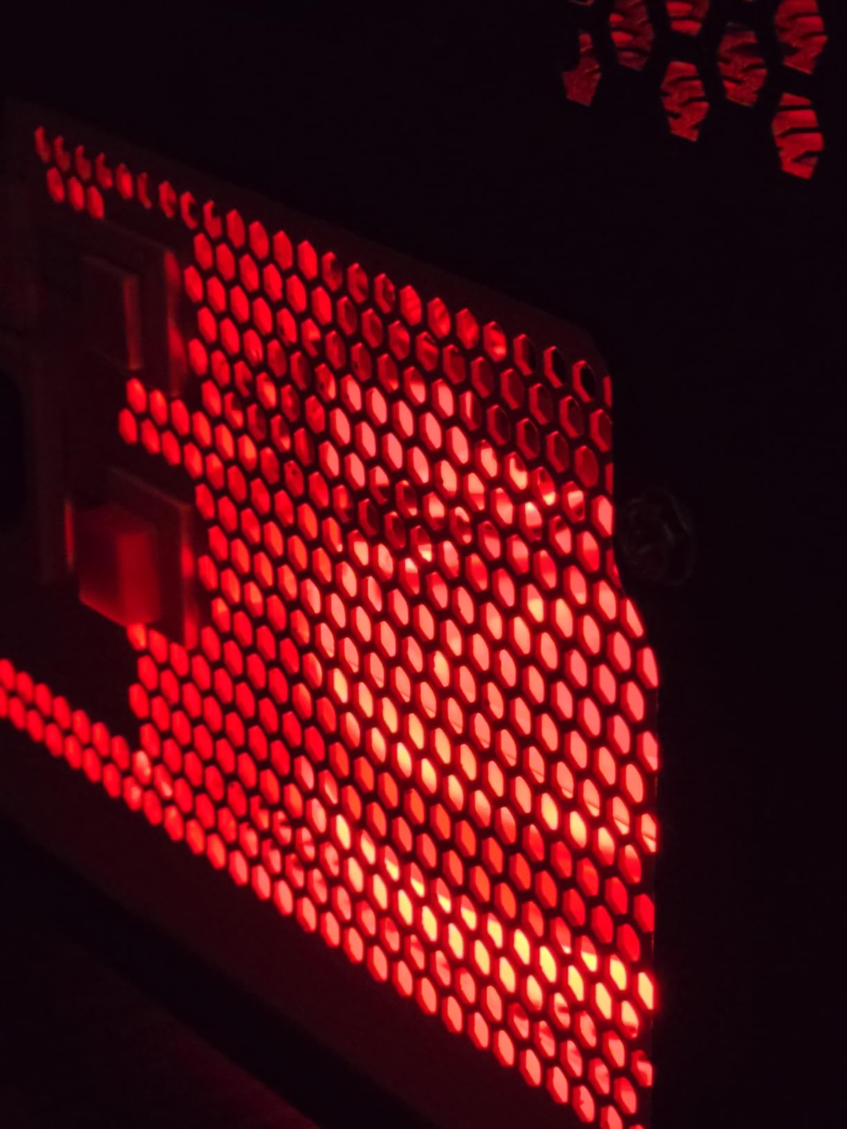Redragon RGPS-850W 80+ Gold 850 Watt Power Supply w/Upgraded ATX 3.1 & PCIe 5.1 Fully Modular, 12VHPWR Cable Included, 100% Japanese Capacitors, Smart ECO Low Noise RGB Fan, Compact 160mm Size Customer Review Redragon RGPS-850W 80+ Gold 850 Watt Power Supply w/Upgraded ATX 3.1 & PCIe 5.1 Fully Modular, 12VHPWR Cable Included, 100% Japanese Capacitors, Smart ECO Low Noise RGB Fan, Compact 160mm Size - Customer Photo 3