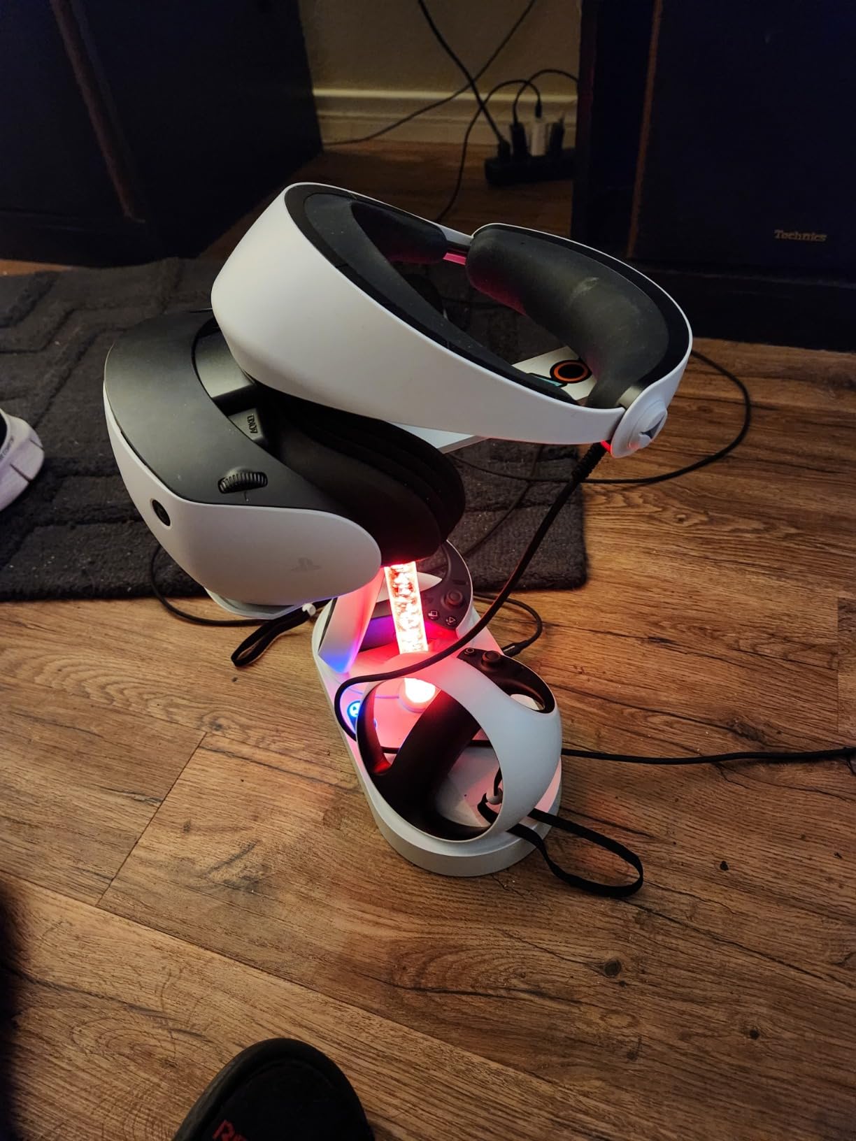 FASTSNAIL Charging Stand for PlayStation VR2, Multifunctional PS VR2 Headset & Sense Controllers Charge Dock Station with 10 RGB Light Modes - Customer Photo 2