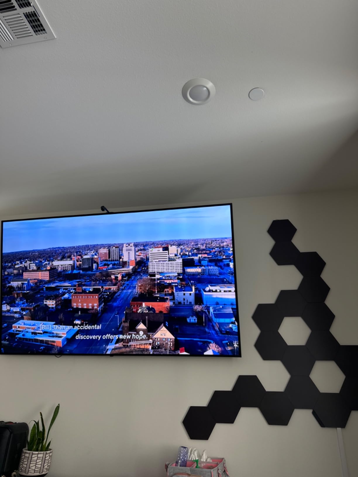 Nanoleaf Shapes Black Triangle LED Wall Lights, Smart RGBW Gaming Lights for Room & Modern Decor, 16M+ Colors with Music Sync, Works with Alexa & Google Assistant, DIY Wall Art (9-Pack Smarter Kit) - Customer Photo 1