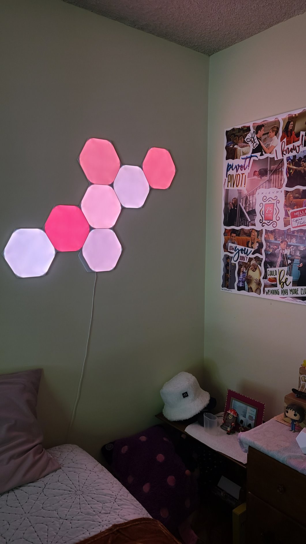 Nanoleaf Shapes Black Triangle LED Wall Lights, Smart RGBW Gaming Lights for Room & Modern Decor, 16M+ Colors with Music Sync, Works with Alexa & Google Assistant, DIY Wall Art (9-Pack Smarter Kit) - Customer Photo 5