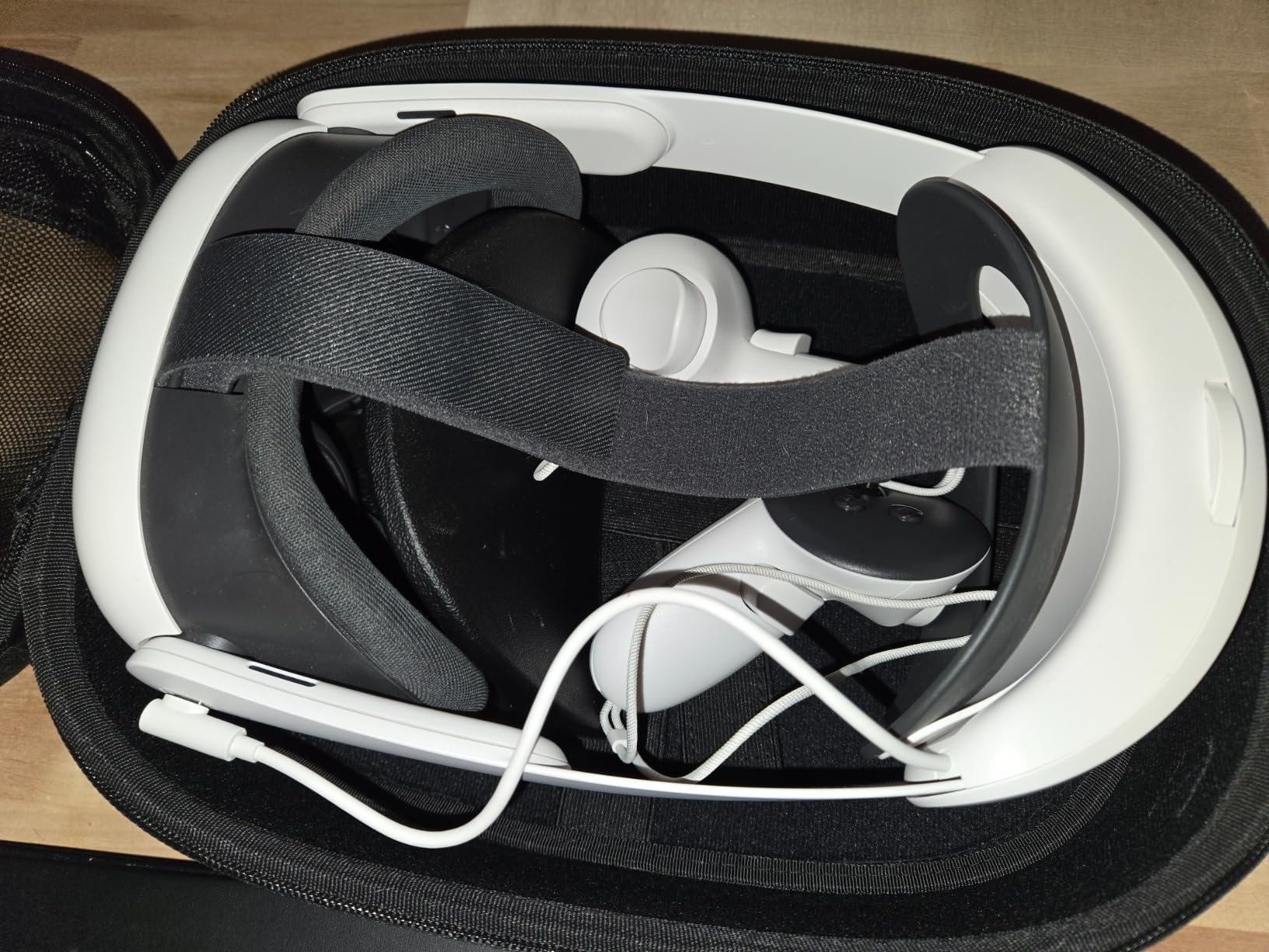 JSAUX Carrying Case Compatible with Vision Pro/Meta Quest 3S/3/ Oculus Quest 2/ Switch 2/Steam Deck (Include Accessories), Travel Case Compatible With Virtual Reality Headsets and Handheld Consoles - Customer Photo 1