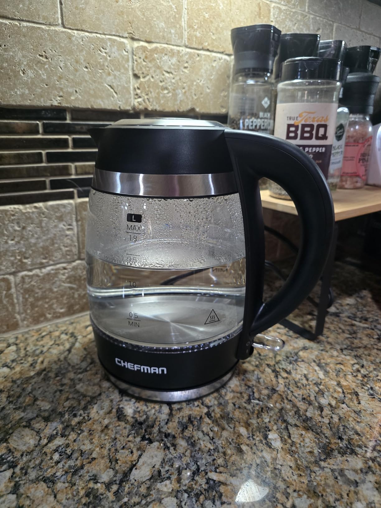 Chefman Electric Kettle, 1.8L 1500W, Hot Water Boiler, Removable Lid for Easy Cleaning, Auto Shut Off, Boil-Dry Protection, Stainless Steel Filter, BPA Free, Borosilicate Glass Electric Tea Kettle - Customer Photo 1
