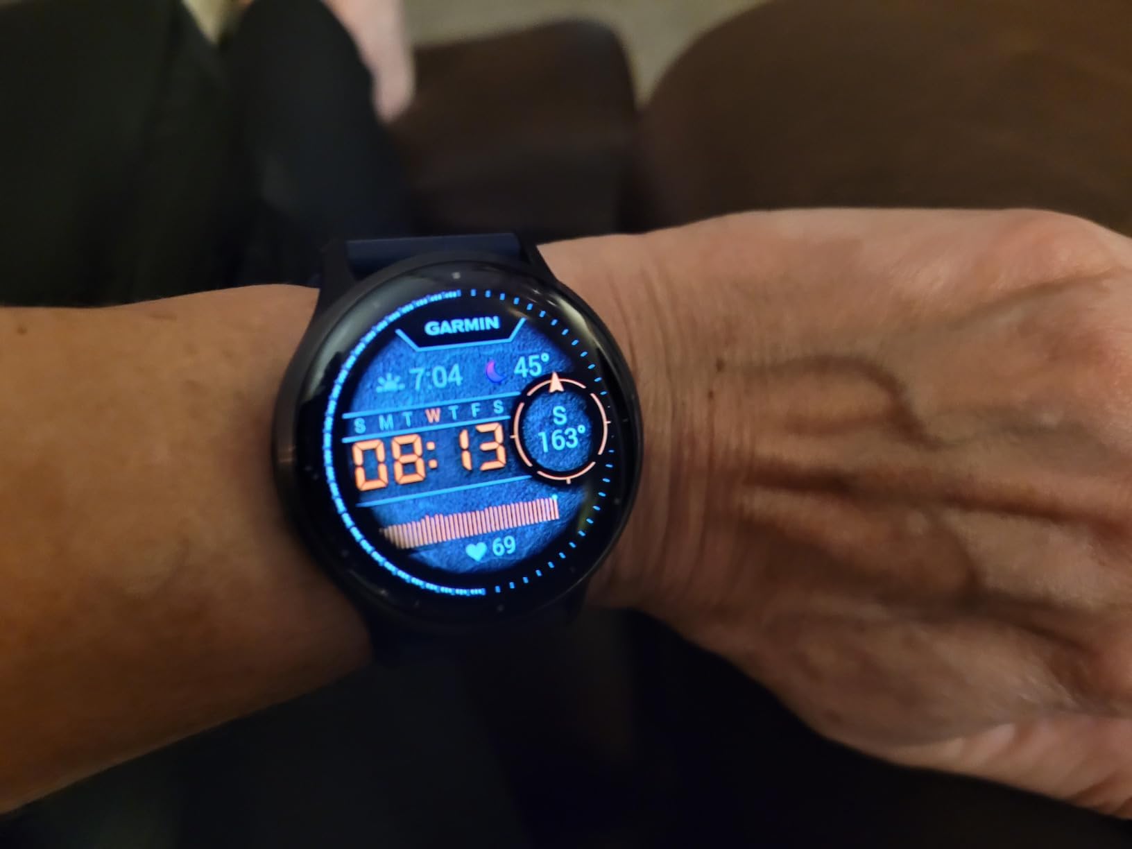 Garmin Venu 3S Soft Gold Stainless Steel Bezel 1.2-Inch AMOLED Touchscreen Display Smart Watch with 41mm French Gray Case and Silicone Band - Customer Photo 1