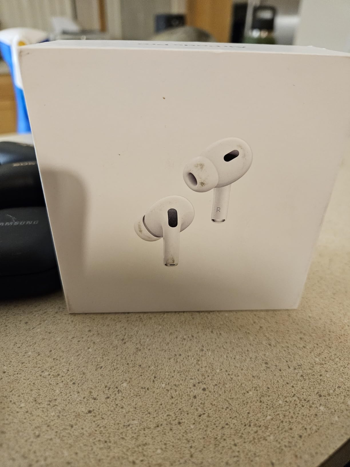 Apple AirPods Pro (2nd Generation) Wireless Ear Buds with USB-C Charging, Up to 2X More Active Noise Cancelling Bluetooth Headphones, Transparency Mode, Adaptive Audio, Personalized Spatial Audio - Customer Photo 4