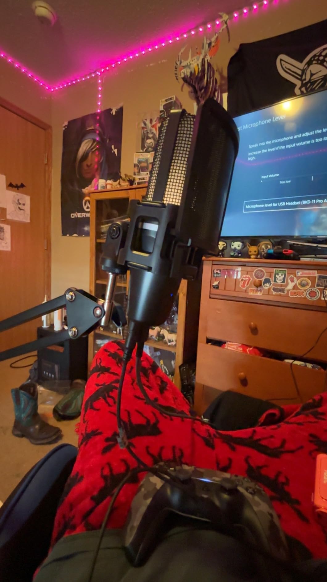 ZealSound Gaming USB Microphone,Noise Cancellation Condenser mic,RGB Microphone with Mute,Gain,Monitoring,Boom Arm,Pop Filter for Phone,PC,Computer,PS4,PS5,Mac,Streaming,Podcast,Twitch,YouTube,Discord - Customer Photo 3