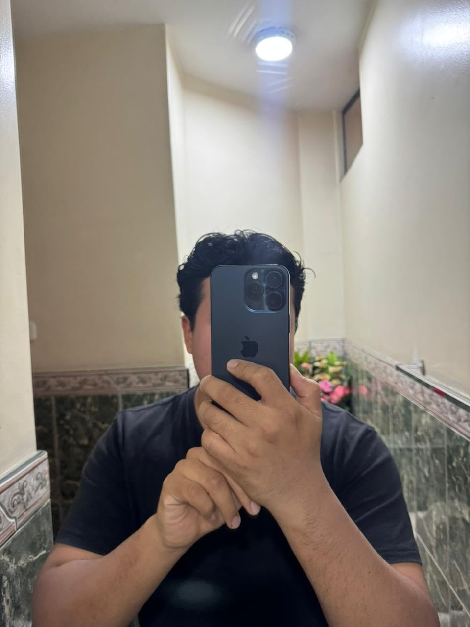 Apple iPhone 15 Pro Max, 256GB, Black Titanium - Unlocked (Renewed) Customer Review Apple iPhone 15 Pro Max, 256GB, Black Titanium - Unlocked (Renewed) - Customer Photo 2