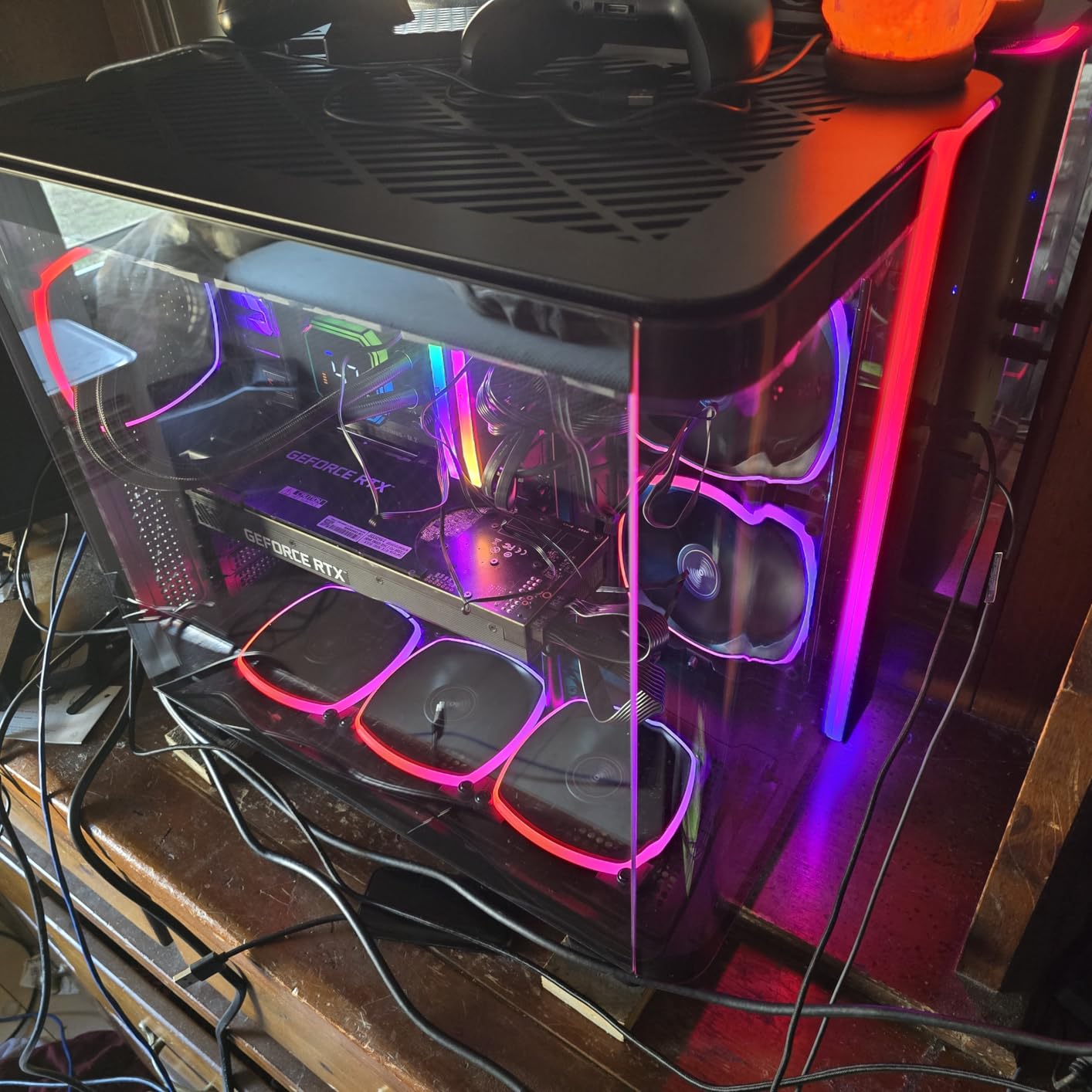 MONTECH King 95 PRO Dual-Chamber ATX Mid-Tower PC Gaming Case, High-Airflow, Toolless Panels, Sturdy Curved Tempered Glass Front, 6 ARGB PWM Fan Pre-Installed with Fan Hub, Black Customer Review MONTECH King 95 PRO Dual-Chamber ATX Mid-Tower PC Gaming Case, High-Airflow, Toolless Panels, Sturdy Curved Tempered Glass Front, 6 ARGB PWM Fan Pre-Installed with Fan Hub, Black - Customer Photo 2