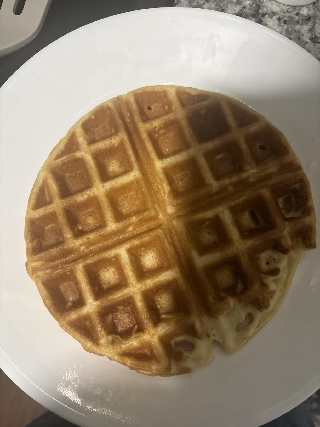 bella Flip-n-Store Belgian Waffle Maker, EverGood™ Ceramic Nonstick Coating, Fits-anywhere™ Kitchenware, Power Indicator Light & Touch Handle, 7