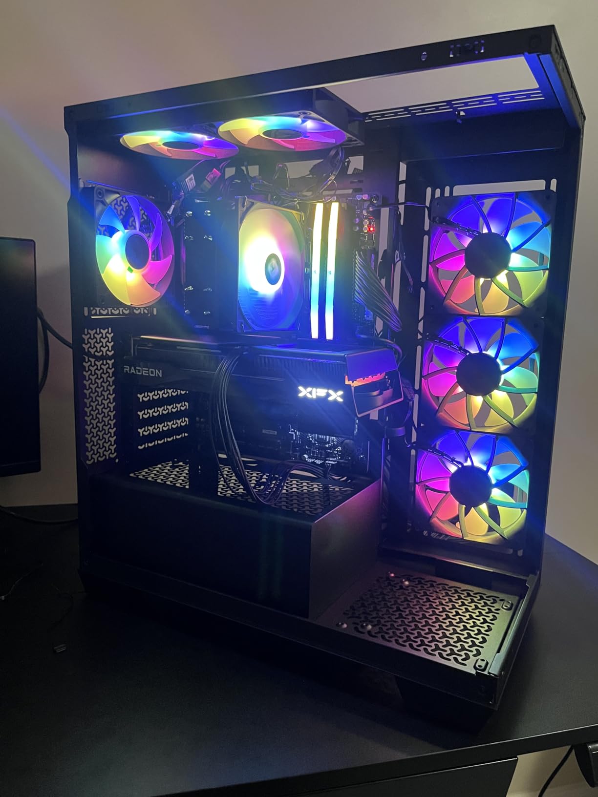 CORSAIR 3500X ARGB Mid-Tower ATX PC Case – Panoramic Tempered Glass – Reverse Connection Motherboard Compatible – 3X CORSAIR RS120 ARGB Fans Included – Black Customer Review CORSAIR 3500X ARGB Mid-Tower ATX PC Case – Panoramic Tempered Glass – Reverse Connection Motherboard Compatible – 3X CORSAIR RS120 ARGB Fans Included – Black - Customer Photo 2