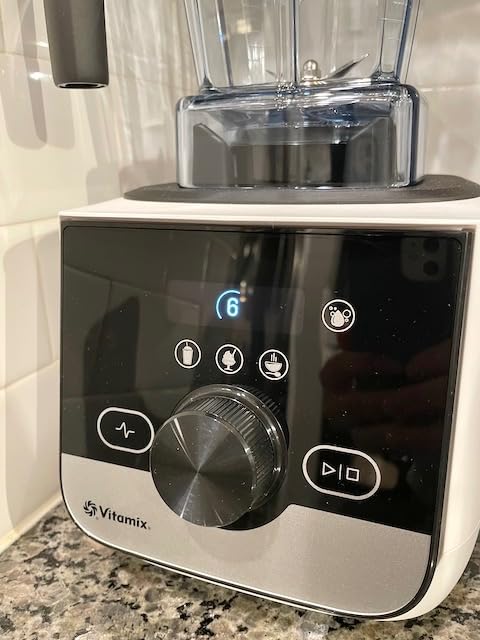 Vitamix Ascent X3 Blender with Three Blending Programs, Self-Cleaning Program, Professional-Grade Blender for Smoothies, Soups and More, Stainless-Steel Blades, 48 Oz Container, Shadow Black - Customer Photo 3