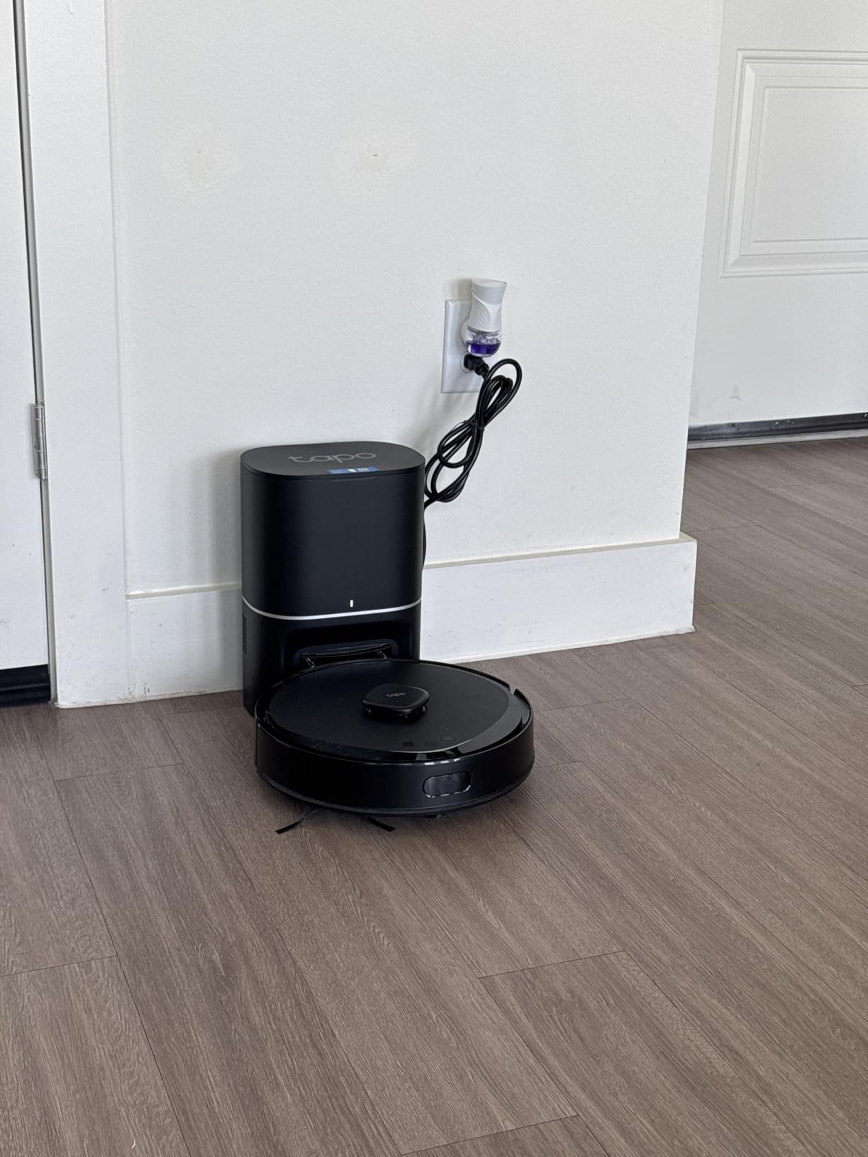Tapo LiDAR Smart Navigation Robot Vacuum and Mop with Self-Emptying Dock, 5300Pa Max, 97%+ Dust Pickup Rate, Customizable Cleaning, Self-Charging, Compatible with Alexa & Google Home, RV30 Max Plus - Customer Photo 1