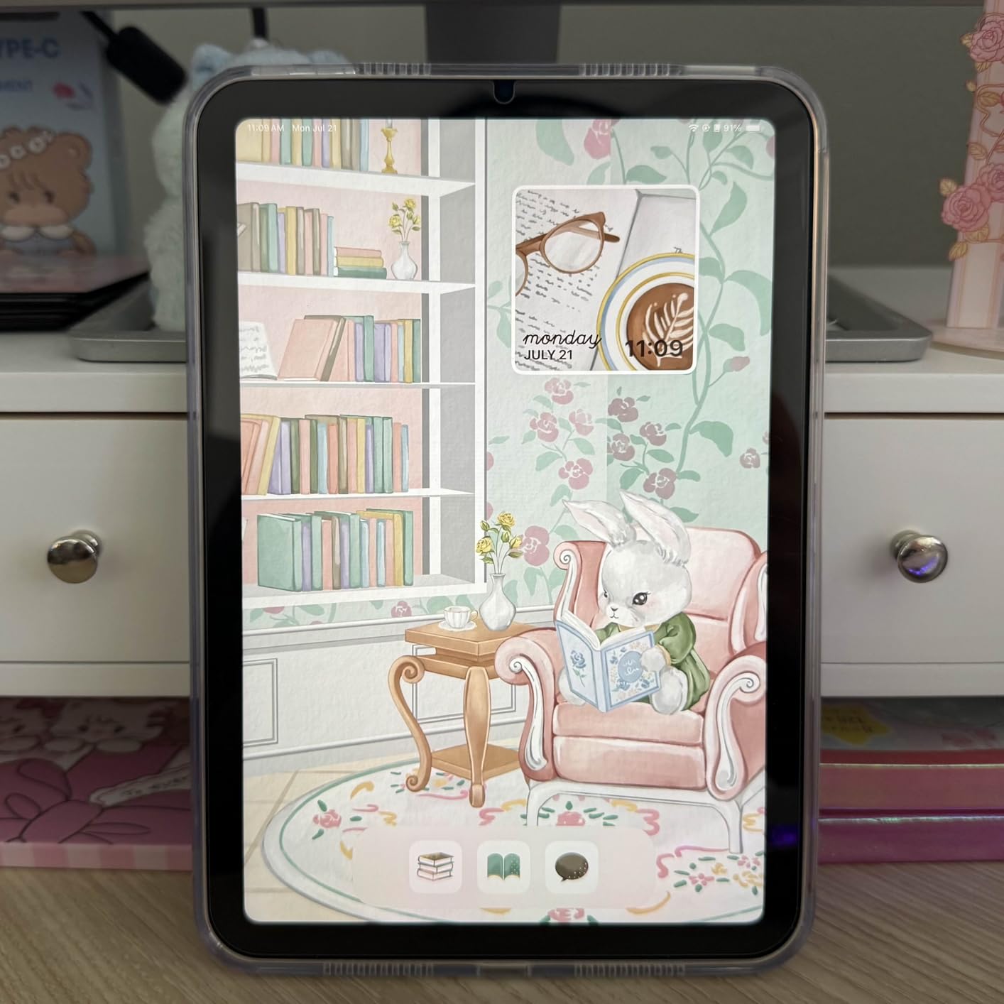 iPad mini (A17 Pro): Apple Intelligence, 8.3-inch Liquid Retina Display, 256GB, Wi-Fi 6E, 12MP Front/12MP Back Camera, Touch ID, All-Day Battery Life - Space Gray customer photo 1