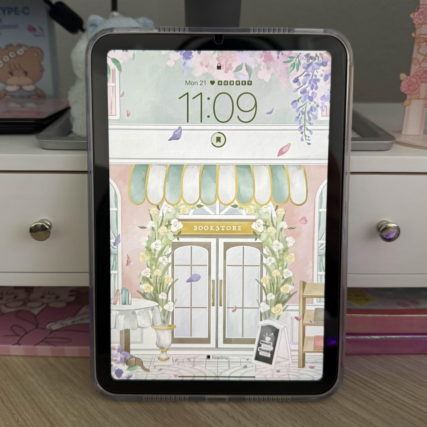 iPad mini (A17 Pro): Apple Intelligence, 8.3-inch Liquid Retina Display, 256GB, Wi-Fi 6E, 12MP Front/12MP Back Camera, Touch ID, All-Day Battery Life - Space Gray customer photo 2