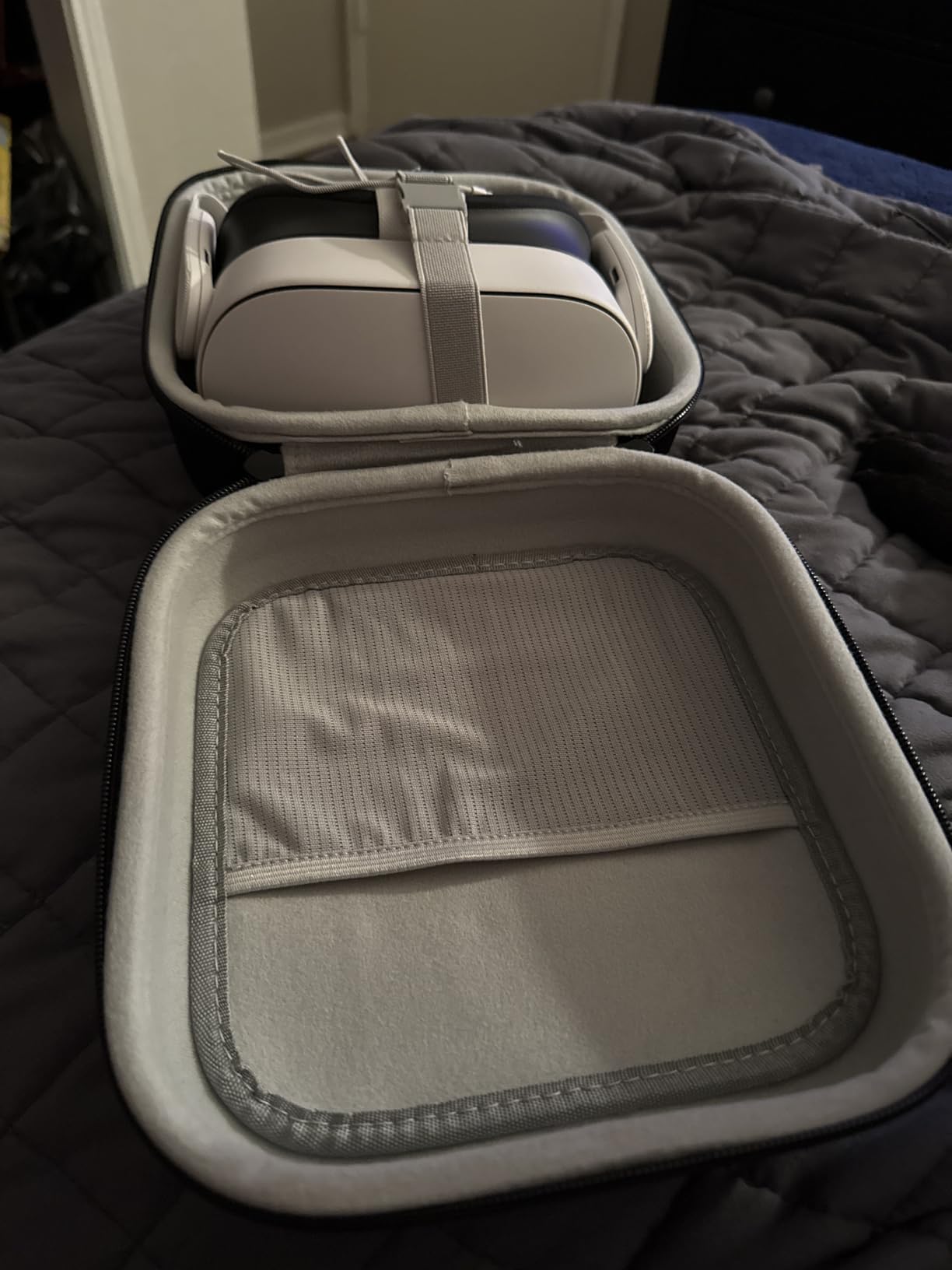 Krypthos Hard Carrying Case Compatible with Meta Quest 3S/Quest 3/Quest 2/Vision Pro, Portable VR Gaming Headset and Touch Controllers Case with Lens Protector, for Travel and Home Storage (Black) Customer Review Krypthos Hard Carrying Case Compatible with Meta Quest 3S/Quest 3/Quest 2/Vision Pro, Portable VR Gaming Headset and Touch Controllers Case with Lens Protector, for Travel and Home Storage (Black) - Customer Photo 1
