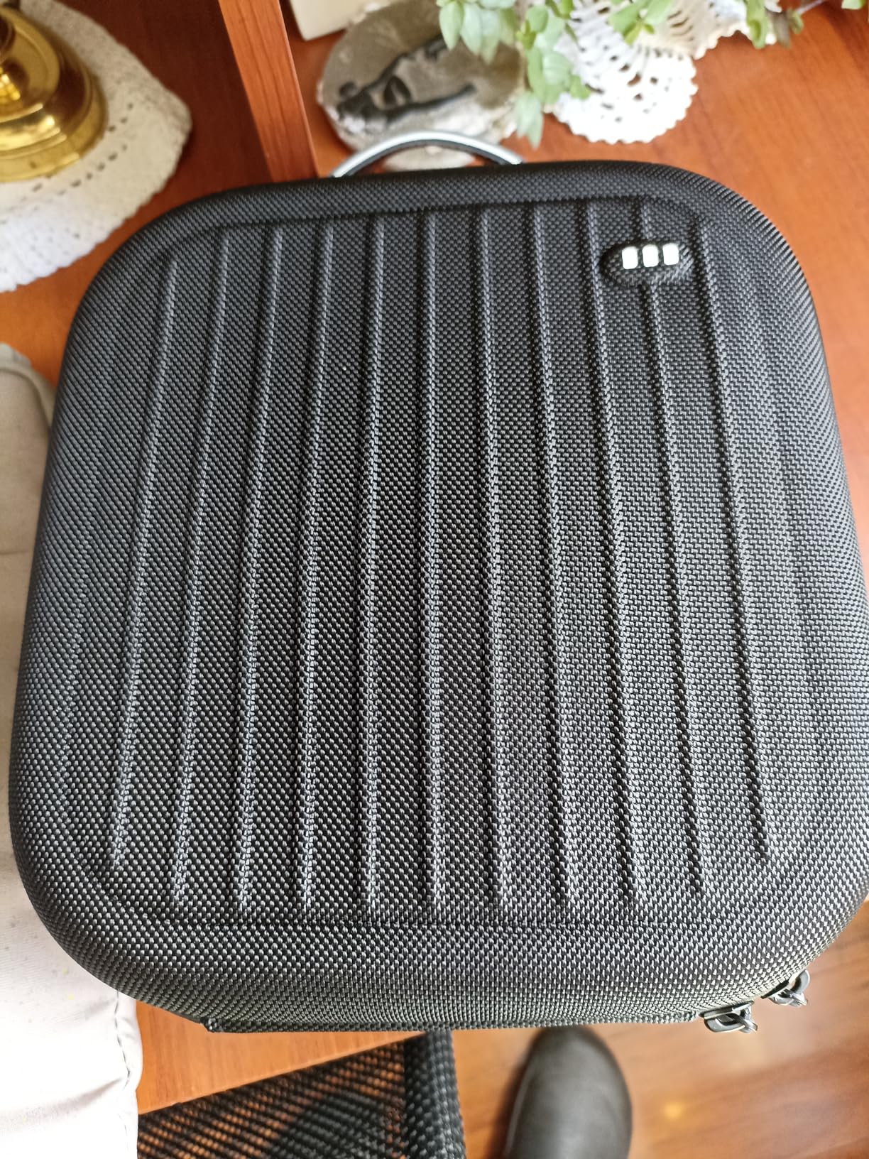 Krypthos Hard Carrying Case Compatible with Meta Quest 3S/Quest 3/Quest 2/Vision Pro, Portable VR Gaming Headset and Touch Controllers Case with Lens Protector, for Travel and Home Storage (Black) Customer Review Krypthos Hard Carrying Case Compatible with Meta Quest 3S/Quest 3/Quest 2/Vision Pro, Portable VR Gaming Headset and Touch Controllers Case with Lens Protector, for Travel and Home Storage (Black) - Customer Photo 3