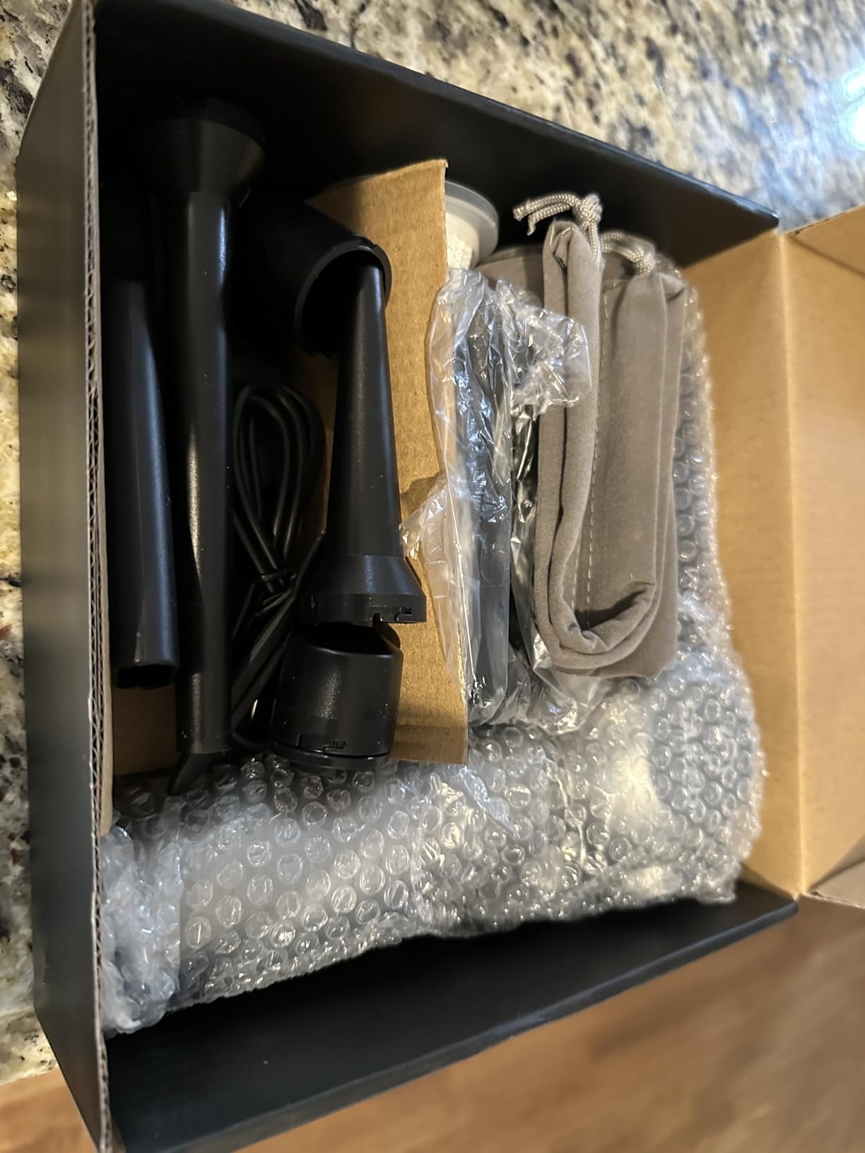 Saker Car Vacuum Portable 6-in-1 Handheld Cordless Vacuums, 20000PA Suction, 7800mAh Blower, Window Breaker, Seatbelt Cutter for Car, Home & Office Cleaning SW102 Silver - Customer Photo 4