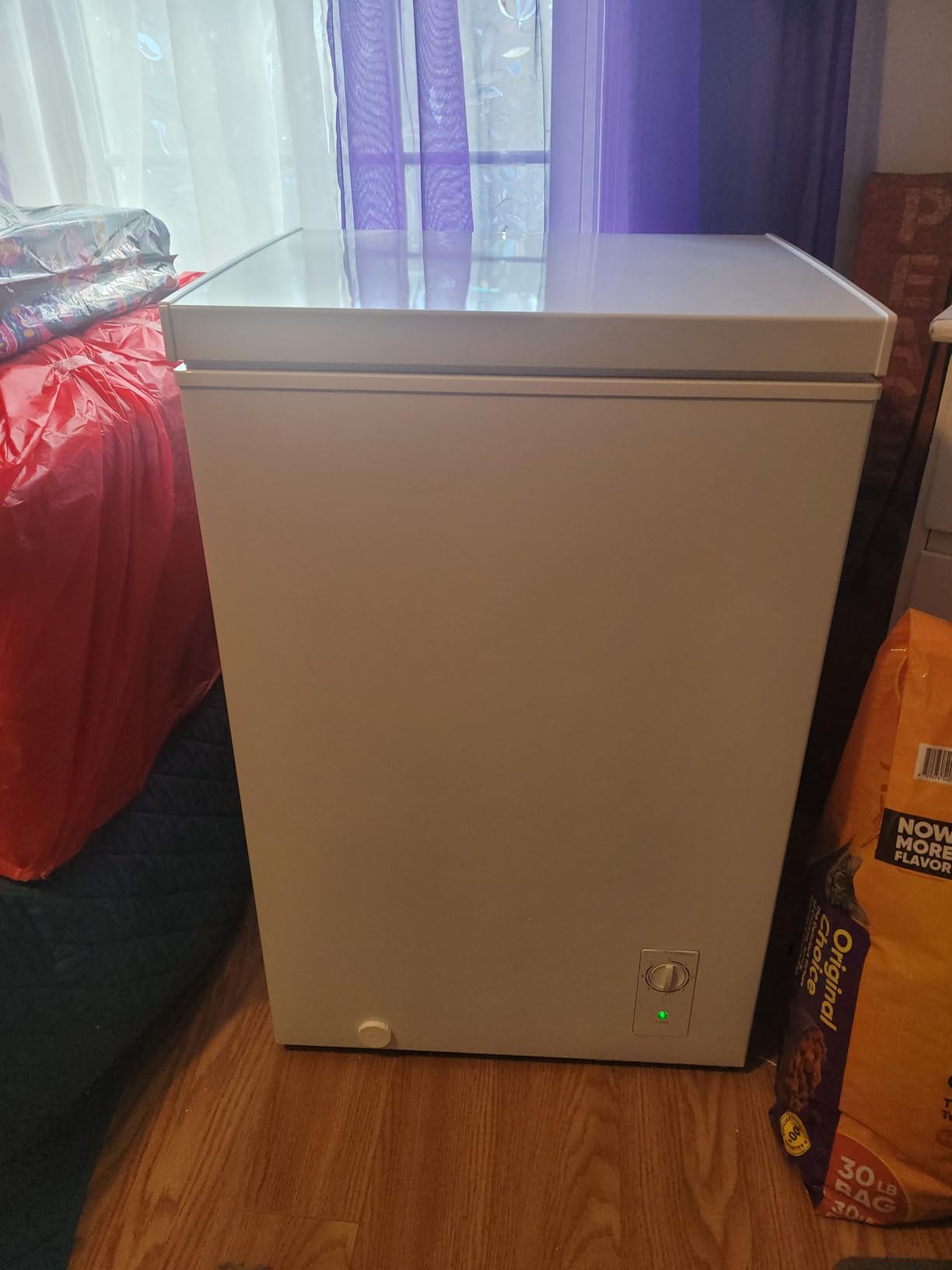 BANGSON 3.5 Cu.Ft Chest Freezer, Compact Deep Freezer with Removable Basket, Adjustable Thermostat, Energy-Saving, Quiet Mini Freezer for Home/Dorm/Apartment/Garage,Black - Customer Photo 1