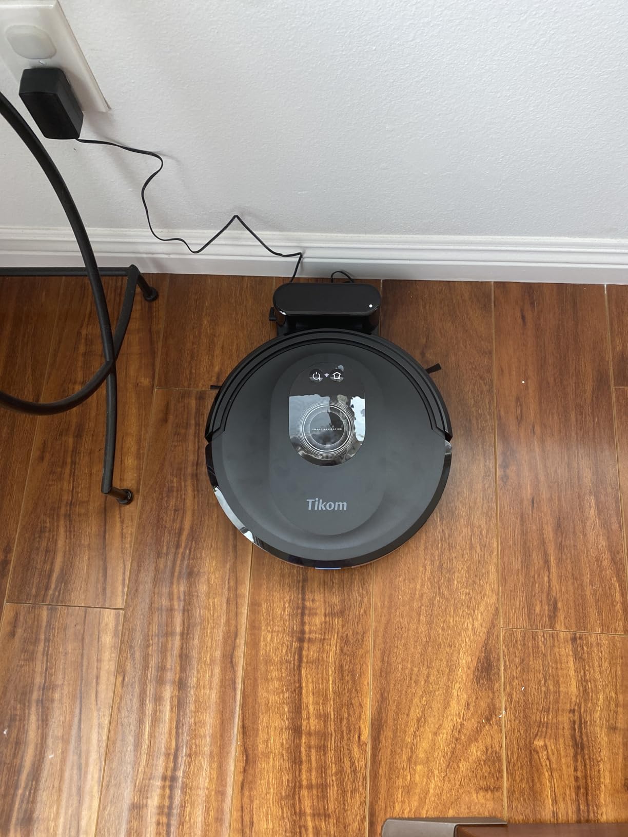 Tikom Robot Vacuum and Mop Combo, 5000Pa Robotic Vacuum Cleaner, 150 Min Max, App & Remote Control, Ideal for Hard Floor, Carpet, Pet Hair, Self-Charge(G8000 Max) customer photo 1