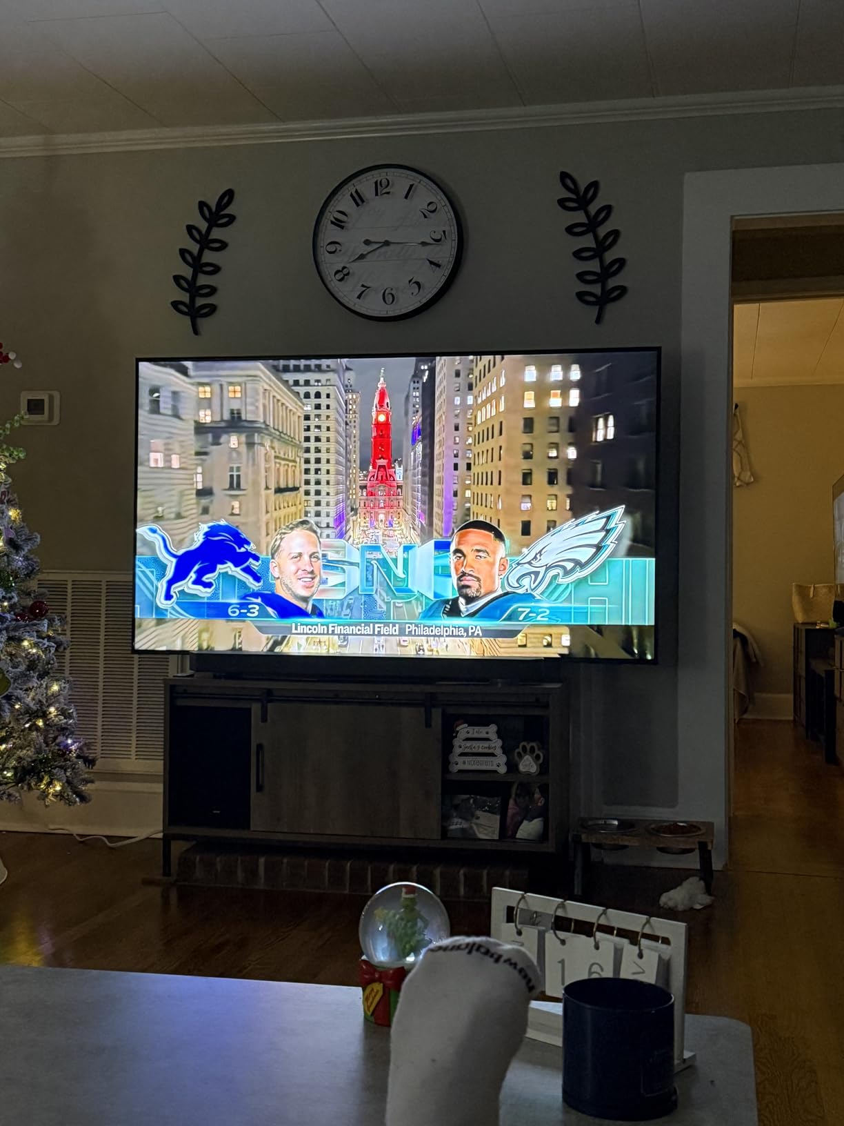 Samsung 65-Inch Class Neo QLED 4K QN80F Series, Vision AI, Mini LED Smart TV (2025 Model, 65QN80F) Neo Quantum HDR, Object Tracking Sound Lite w/Dolby Atmos, NQ4 AI Gen2 Processor, Alexa Built-in - Customer Photo 2