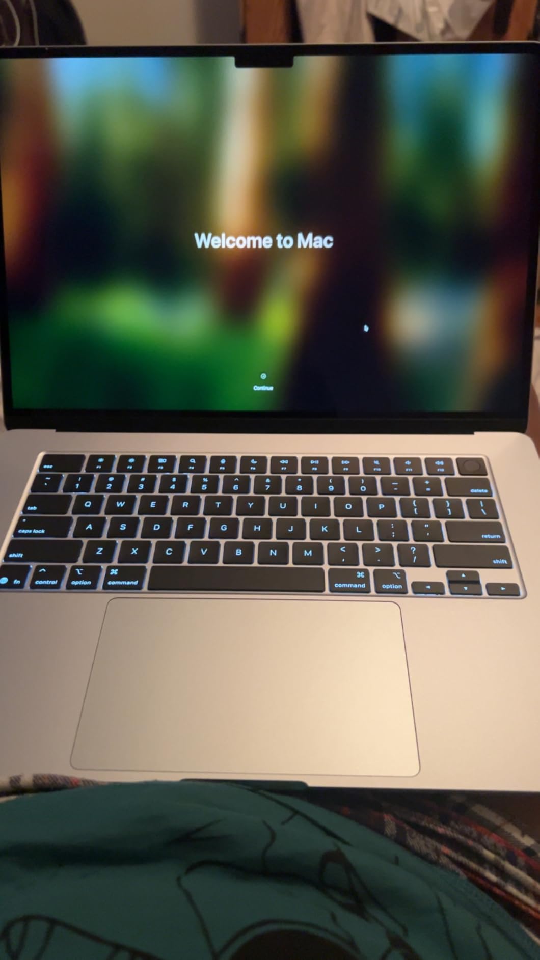 Apple 2025 MacBook Air 15-inch Laptop with M4 chip: Built for Apple Intelligence, 15.3-inch Liquid Retina Display, 16GB Unified Memory, 256GB SSD Storage, 12MP Center Stage Camera, Touch ID; Midnight customer photo 2