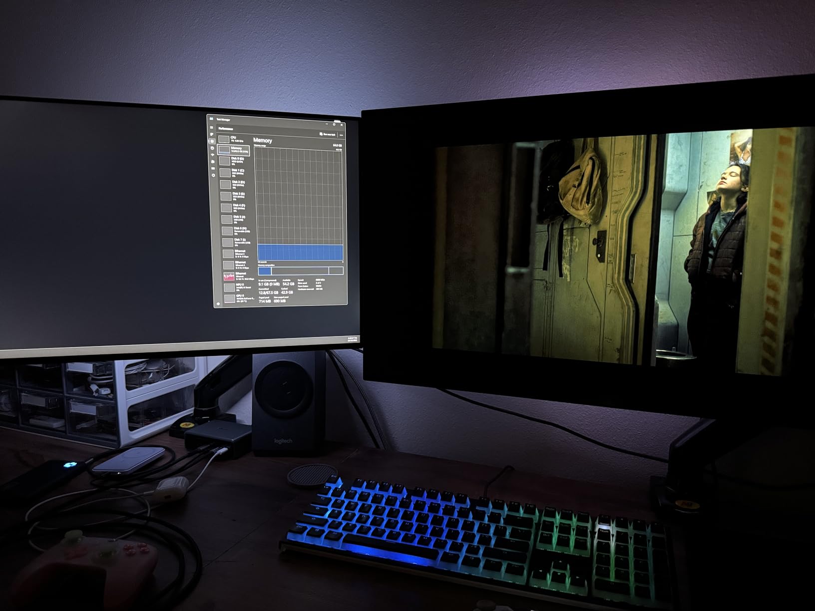 LG 32GX870A-B 32-inch Ultragear 4K UHD (3840 x 2160) OLED Gaming Monitor, Dual-Mode, 240Hz, 0.03ms, NVIDIA, AMD FreeSync Premium Pro, VESA DisplayHDR True Black 400, USB Type-C, DP2.1, Black - Customer Photo 2