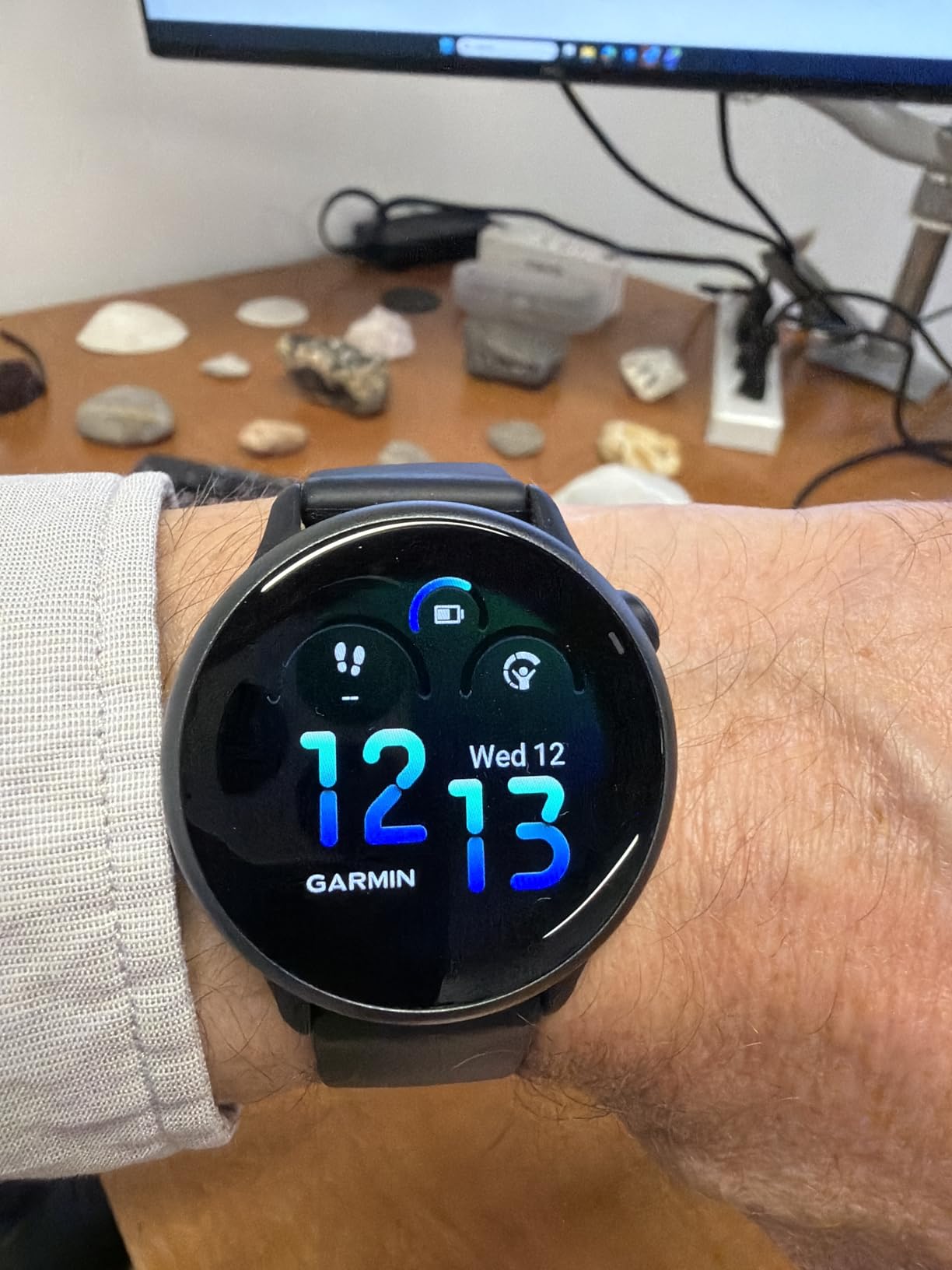 Garmin vívoactive® 6, Health and Fitness GPS Smartwatch, AMOLED Display, Up to 11 Days of Battery, Slate with Black Band - Customer Photo 4