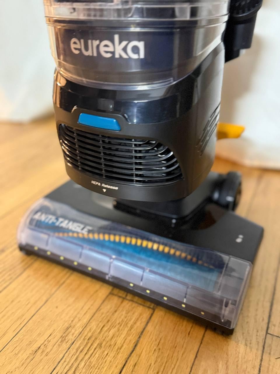 Eureka FlexReach Plus Bagless Upright Vacuum Cleaner for Home,Pet Vacuum for Carpet and Hard Floor, Lift-Up Vacuum with Flooring Type Sensor, HEPA Filter,Anti-Tangle, NEU652, Green - Customer Photo 2