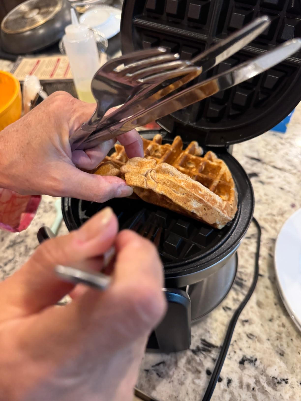 Cuisinart Double Flip Belgian Waffle Maker, WAF-F40NAS - Customer Photo 2