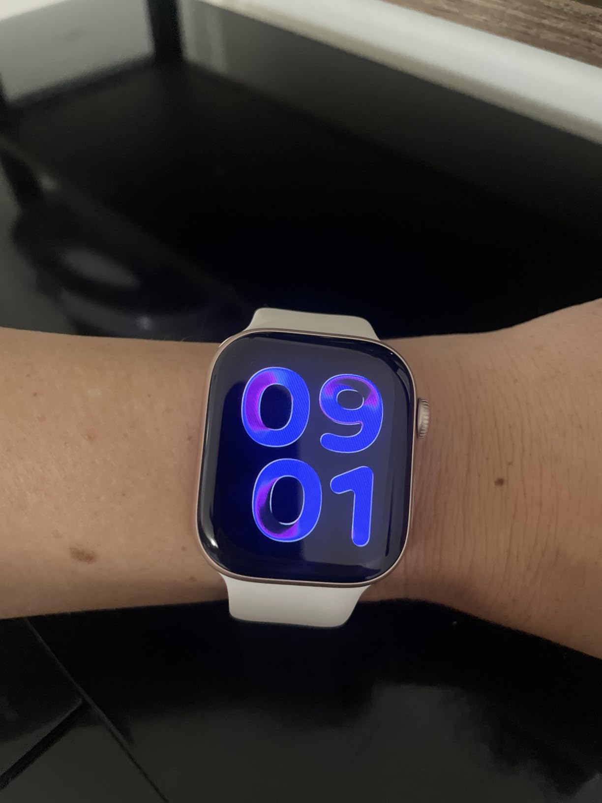 Apple Watch Series 11 [GPS 42mm] Smartwatch with Jet Black Aluminum Case with Black Sport Band - S/M. Sleep Score, Fitness Tracker, Health Monitoring, Always-On Display, Water Resistant - Customer Photo 5