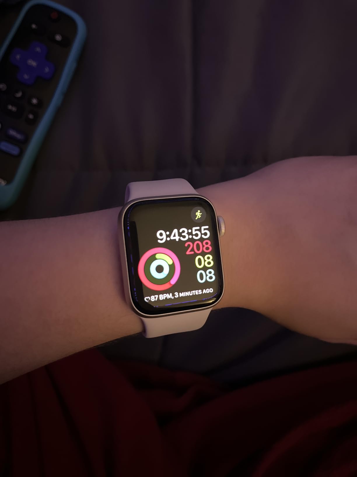 Apple Watch SE 3 [GPS 40mm] Smartwatch with Midnight Aluminum Case with Midnight Sport Band - S/M. Fitness and Sleep Trackers, Heart Rate Monitor, Always-On Display, Water Resistant - Customer Photo 4