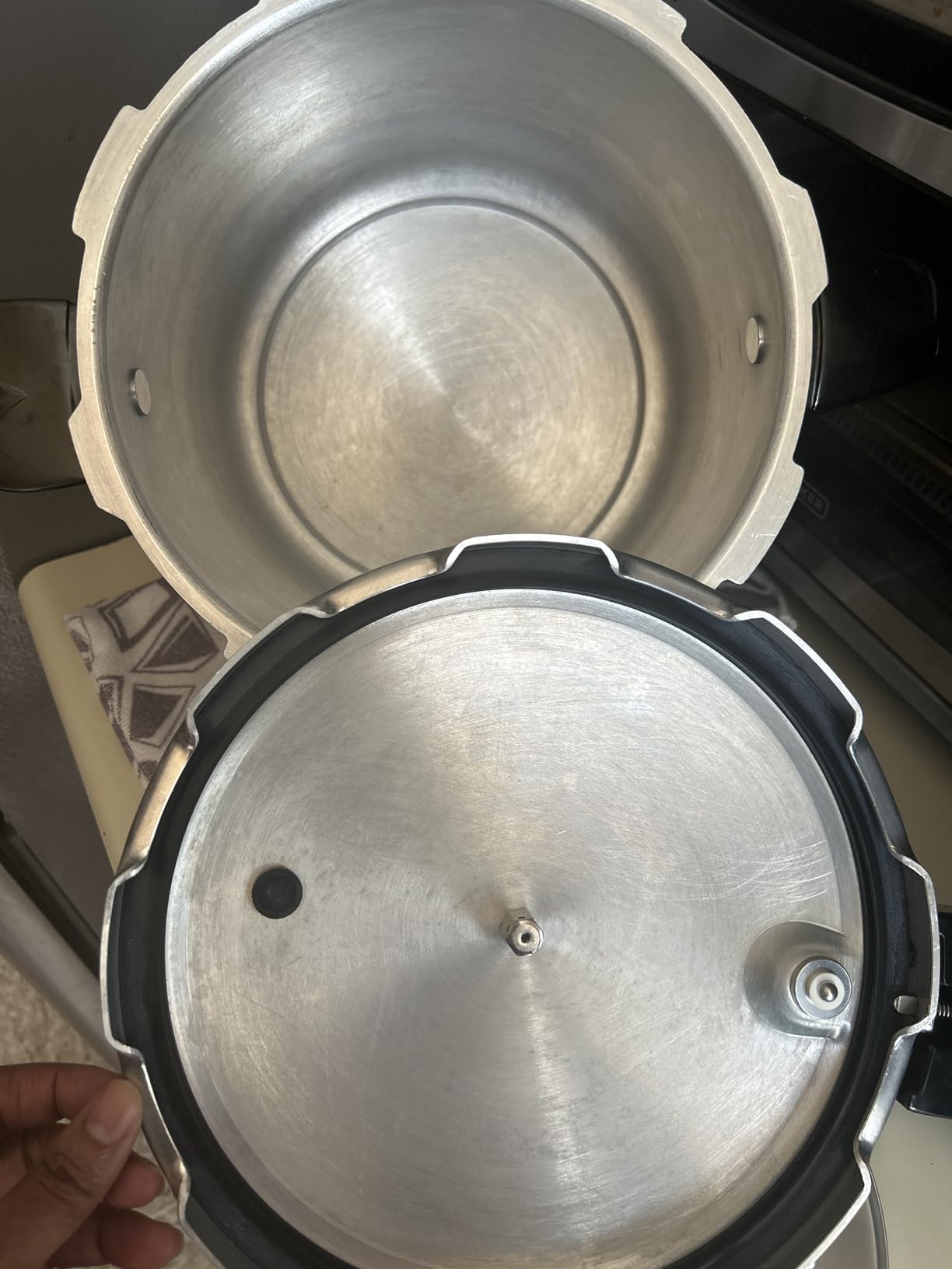 Presto 01241 4-Quart Aluminum Pressure Cooker Customer Review Presto 01241 4-Quart Aluminum Pressure Cooker - Customer Photo 1