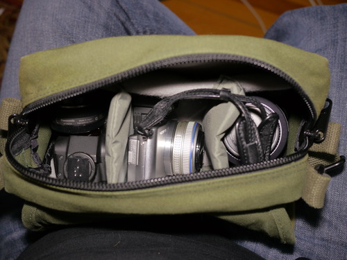 Domke F-5XB Shoulder/Belt Bag (Black) Customer Review Domke F-5XB Shoulder/Belt Bag (Black) - Customer Photo 2