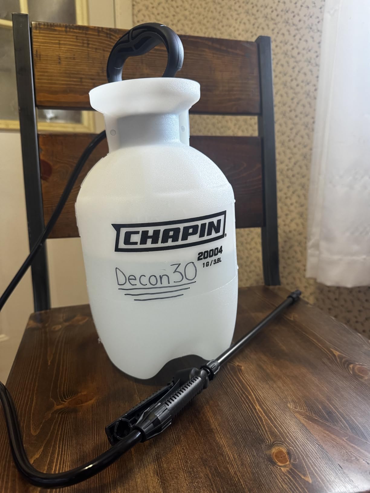 Chapin 20004 Pump Sprayer, 1-Gallon SureSpray Translucent Tank with an Easy Fill Funnel-Top Opening, Adjustable Cone Nozzle & 34