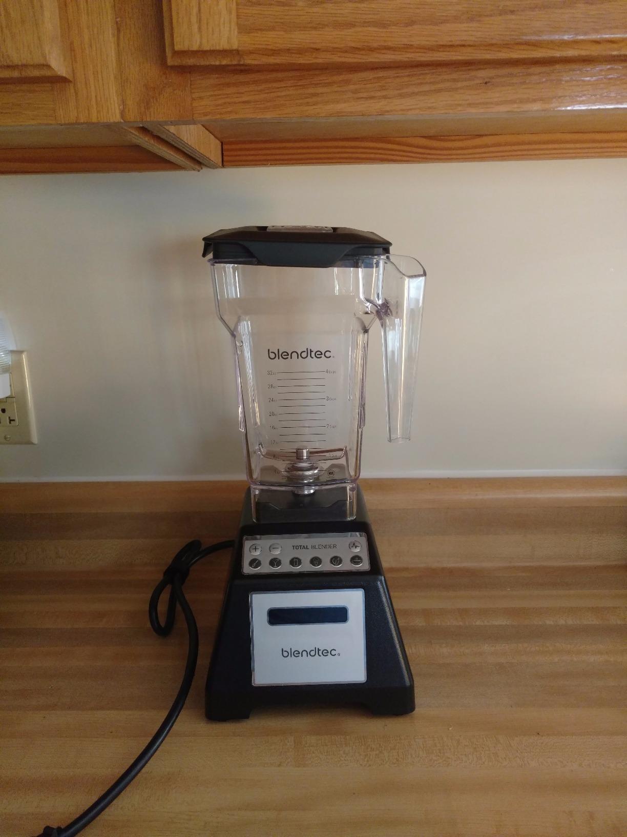 Blendtec Total Blender Classic - Includes FourSide Jar (75 oz) - 10-Speed Professional-Grade - High-Power Kitchen Blender with 6 Pre-Programmed Cycles - Black Customer Review Blendtec Total Blender Classic - Includes FourSide Jar (75 oz) - 10-Speed Professional-Grade - High-Power Kitchen Blender with 6 Pre-Programmed Cycles - Black - Customer Photo 1